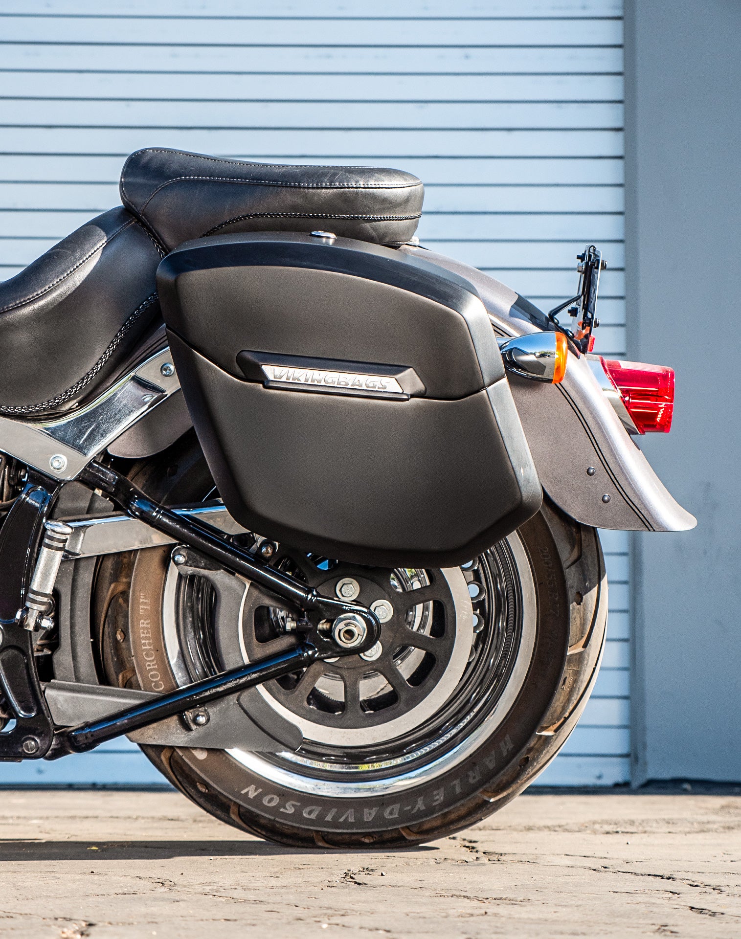 12L - Ironclad Quick Mount Medium Harley Softail Fat Boy Lo FLSTFB Matte Hard Solo Saddlebag (Left Only) - Image 4