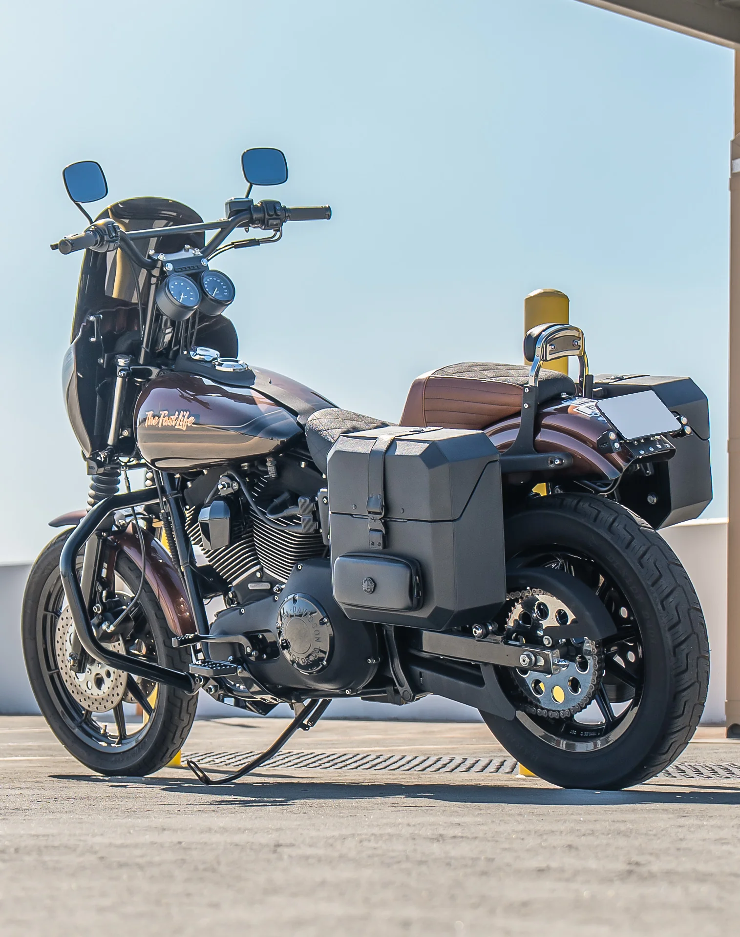 15L - Outlaw Quick Mount Medium Hard Solo Saddlebag (Left Only) for Harley Dyna Super Glide Custom FXDC/I - Image 3