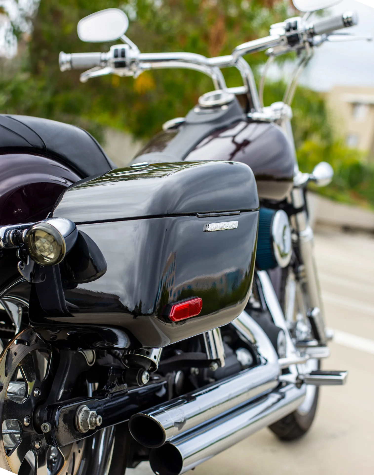 18L - Aegis Quick Mount Medium Shock Cut-Out Harley Dyna Street Bob FXDB/I Painted Hard Saddlebags - Image 4