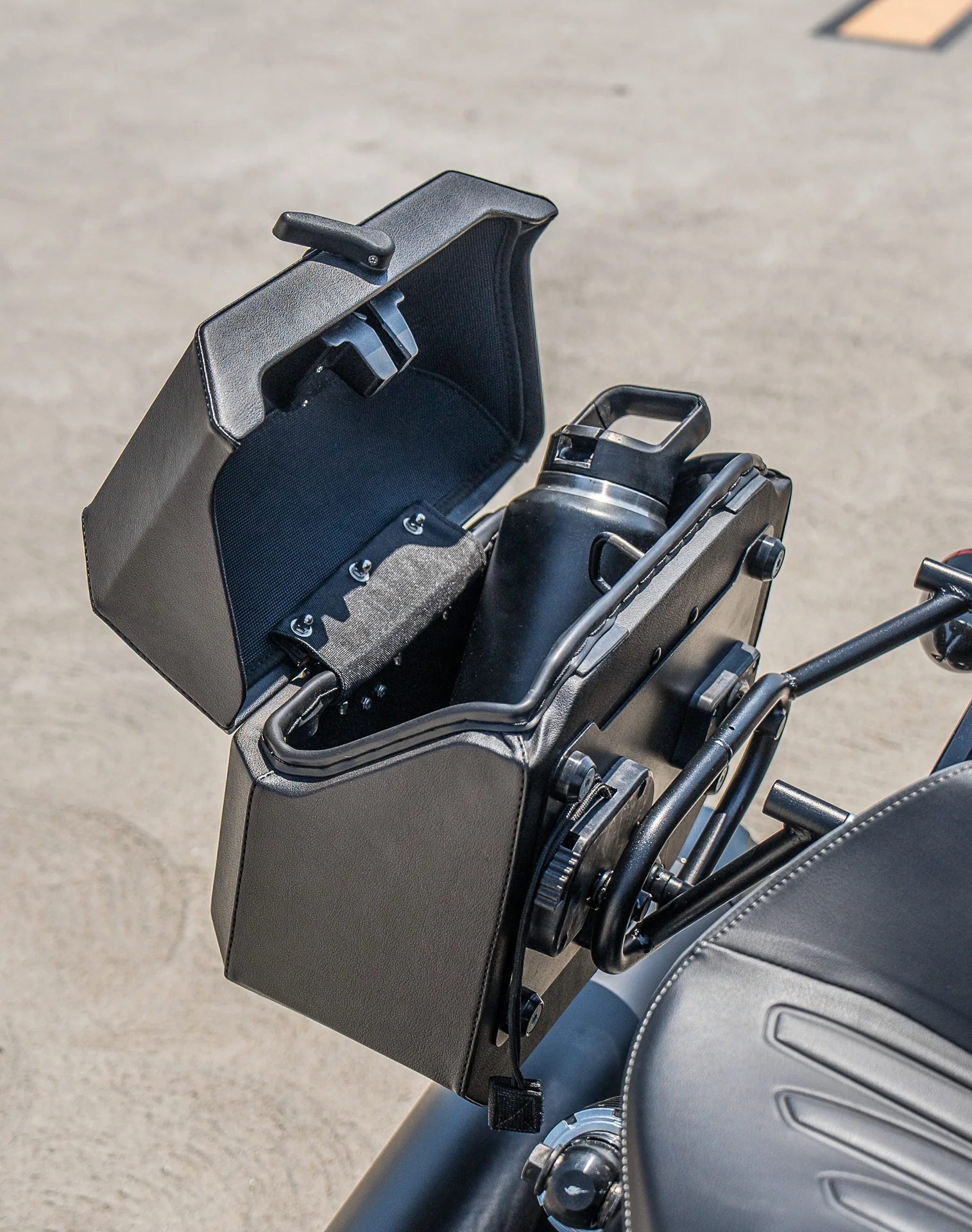 20L - Outlaw Quick-Mount Small 2025+ Indian Sport Scout Sixty Leather Wrapped Hard Saddlebags - Image 6