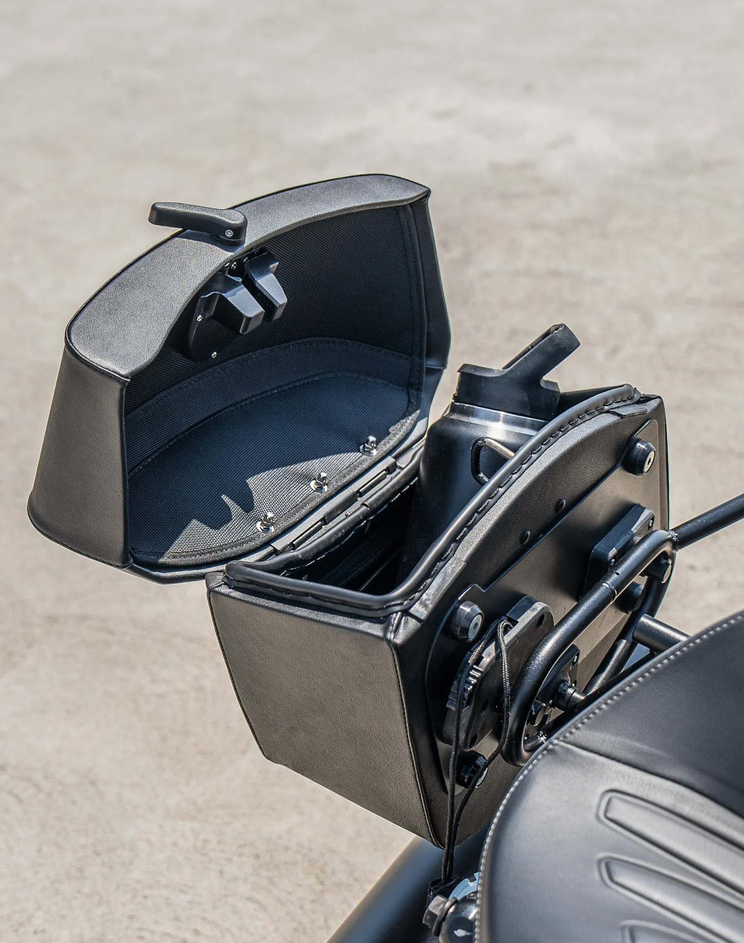 24L - Ironclad Quick-Mount Medium 2025+ Indian Sport Scout Sixty Leather Wrapped Hard Saddlebags - Image 6