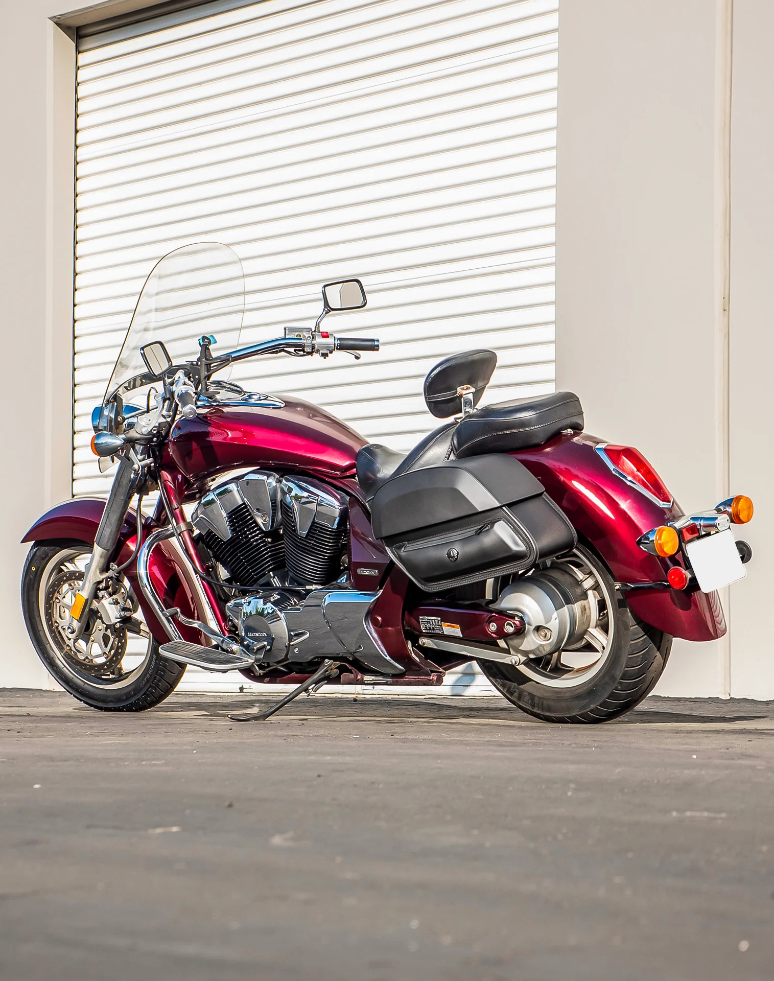 28L - Pantheon Medium Hard Mount Honda VT1300CT Interstate Leather Saddlebags - Image 3