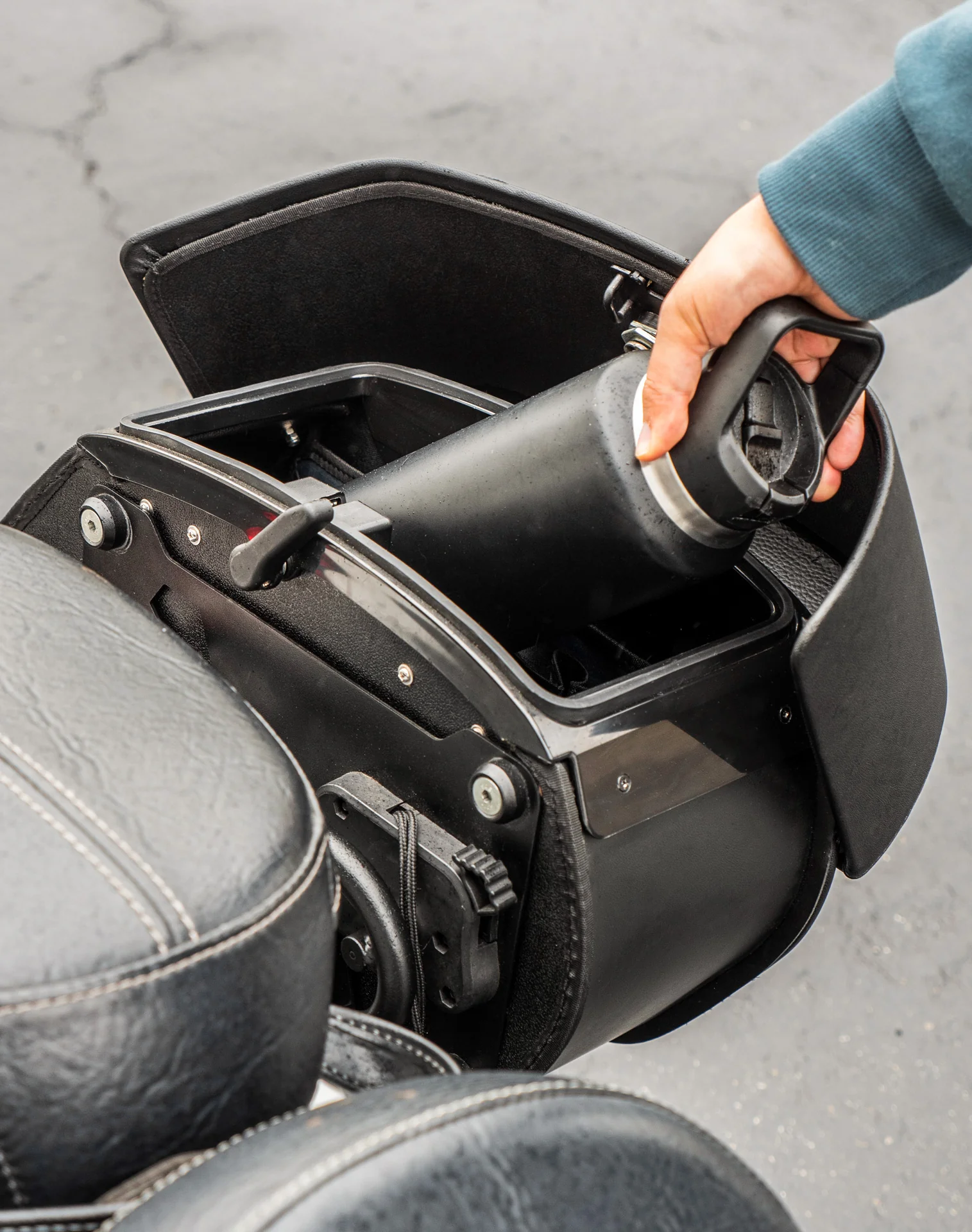 28L - Pantheon Quick-Mount Medium Indian Scout Sixty Classic 2025+ Motorcycle Saddlebags - Image 6