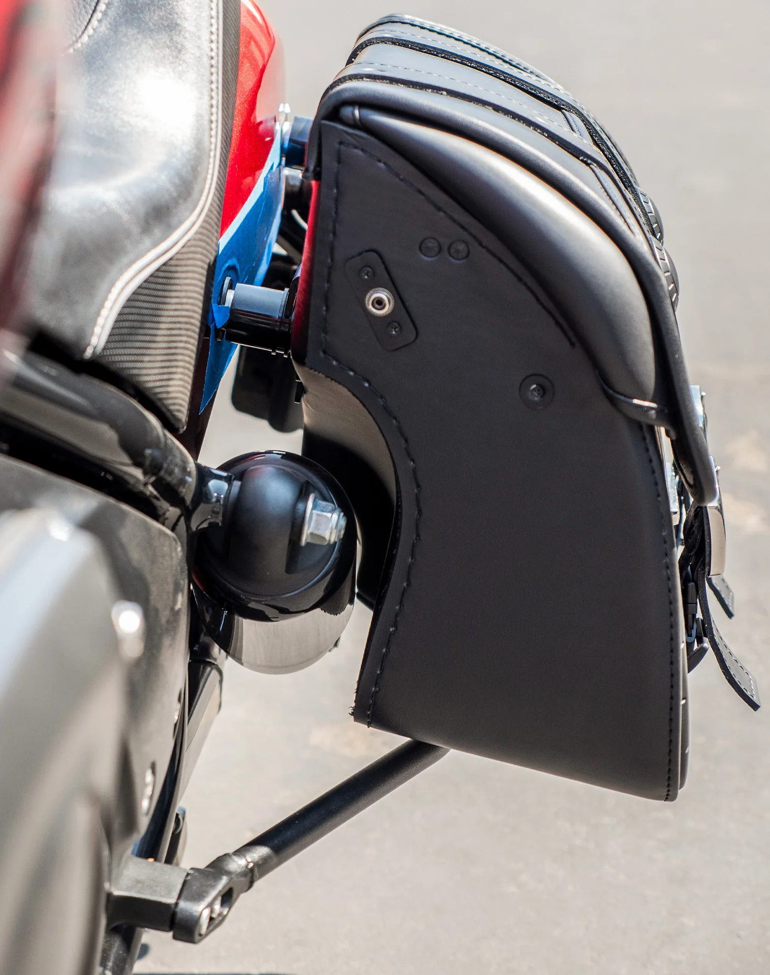 34L - ArrowHead Large Indian Chief Motorcycle Saddlebags - Image 6
