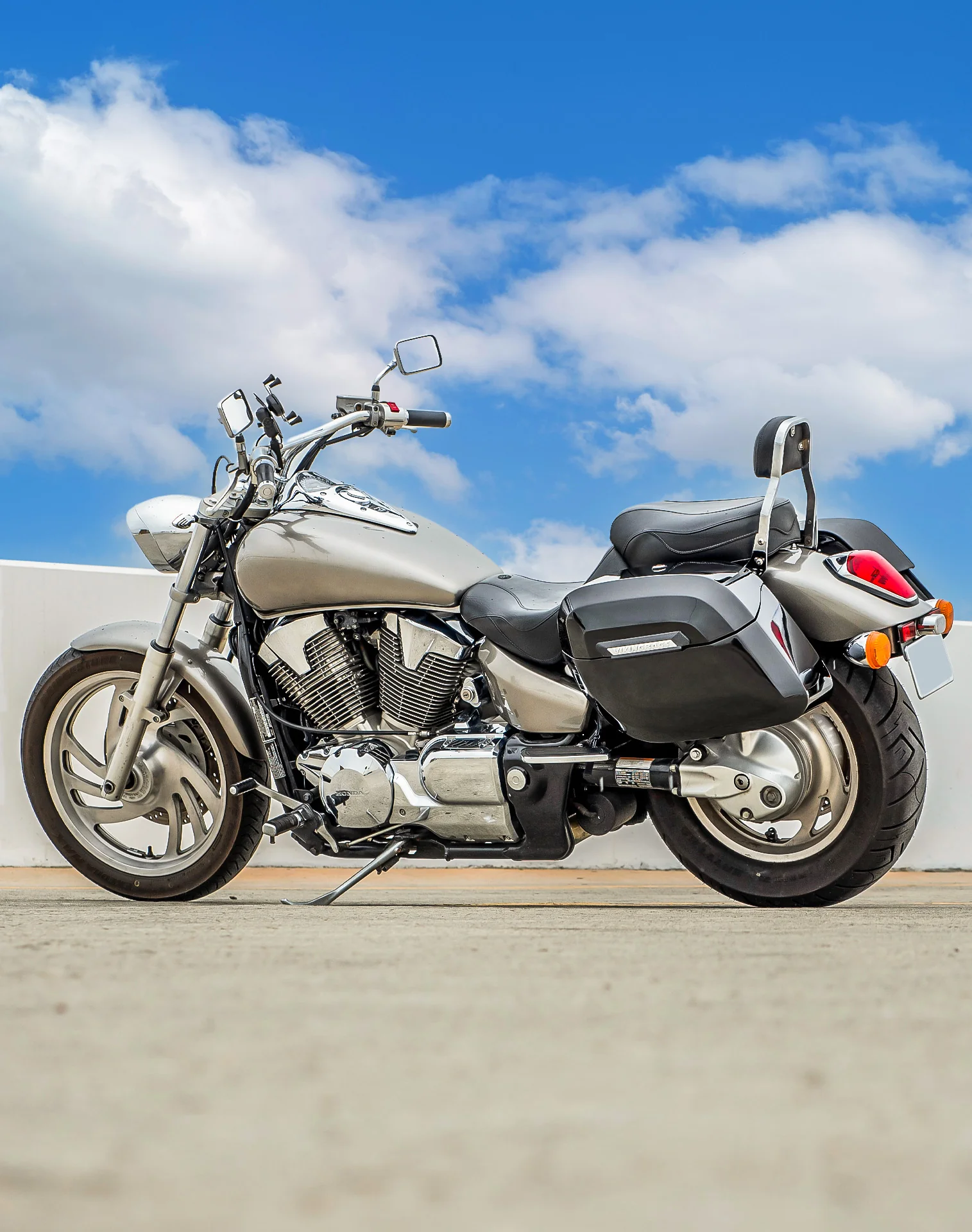 40L - Lamellar Raven XL Honda VTX 1800 F Painted Hard Saddlebags - Image 3