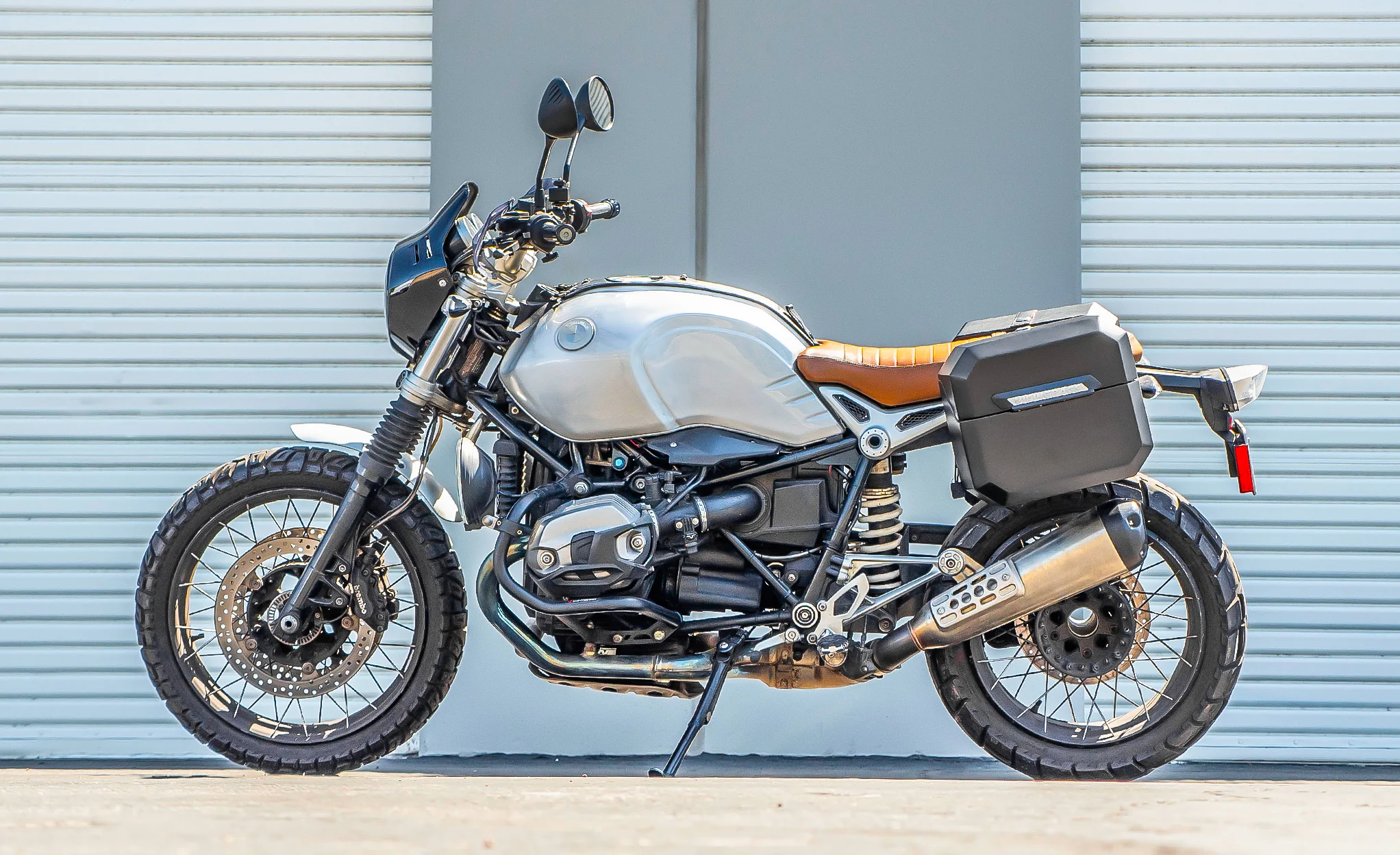 20L - Outlaw Quick-Mount Small BMW R nineT Pure/Racer/GS Matte Hard Saddlebags - Image 2