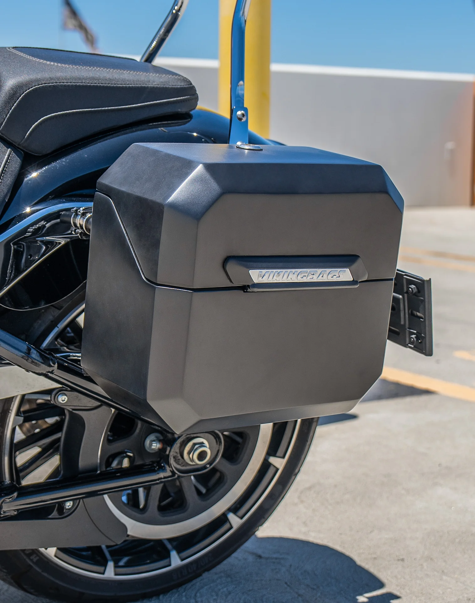 20L - Outlaw Quick-Mount Small Harley Softail Breakout FXBR/S Matte Hard Saddlebags - Image 4