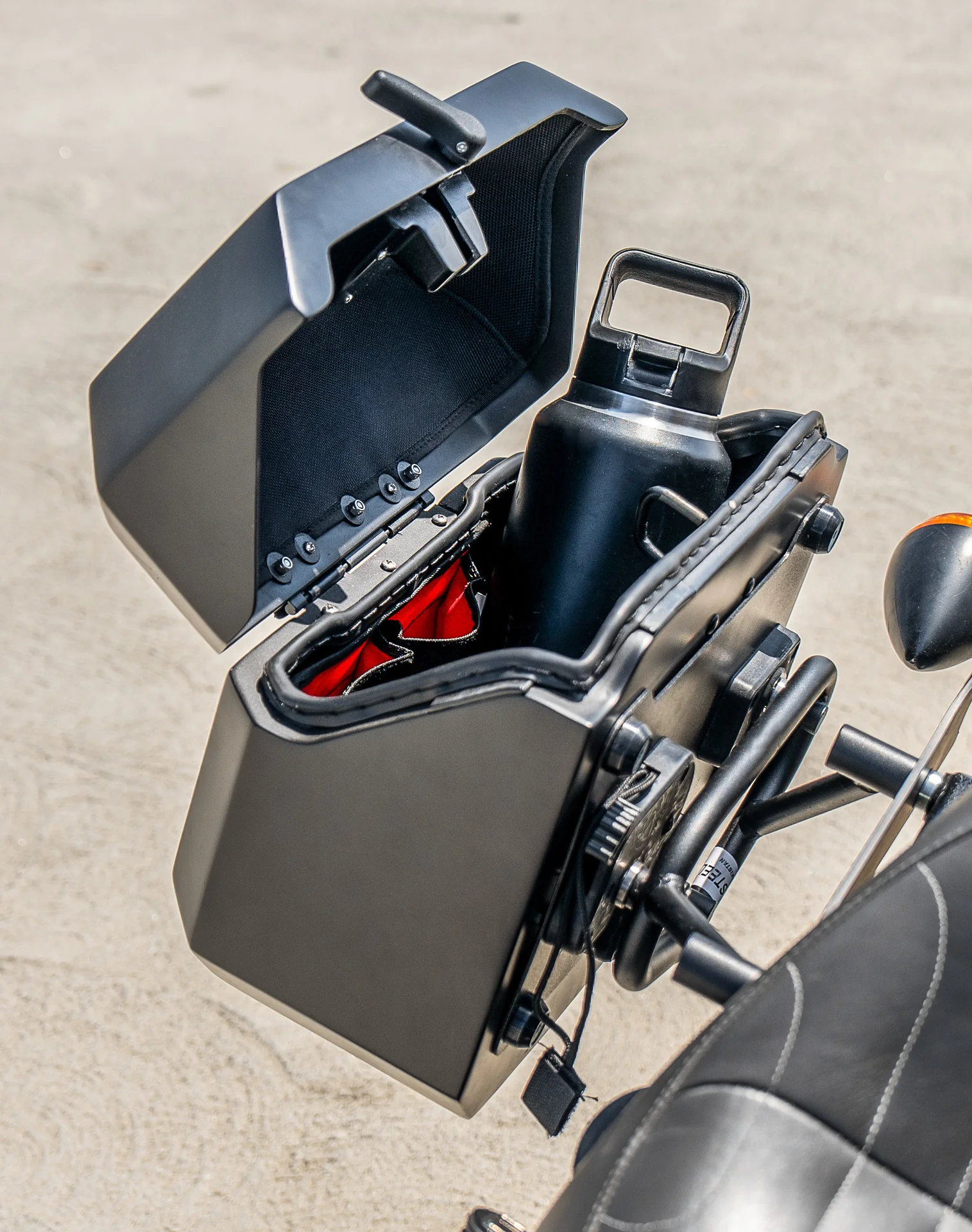 20L - Outlaw Quick-Mount Small Honda 750 Shadow Phantom Matte Hard Saddlebags - Image 6