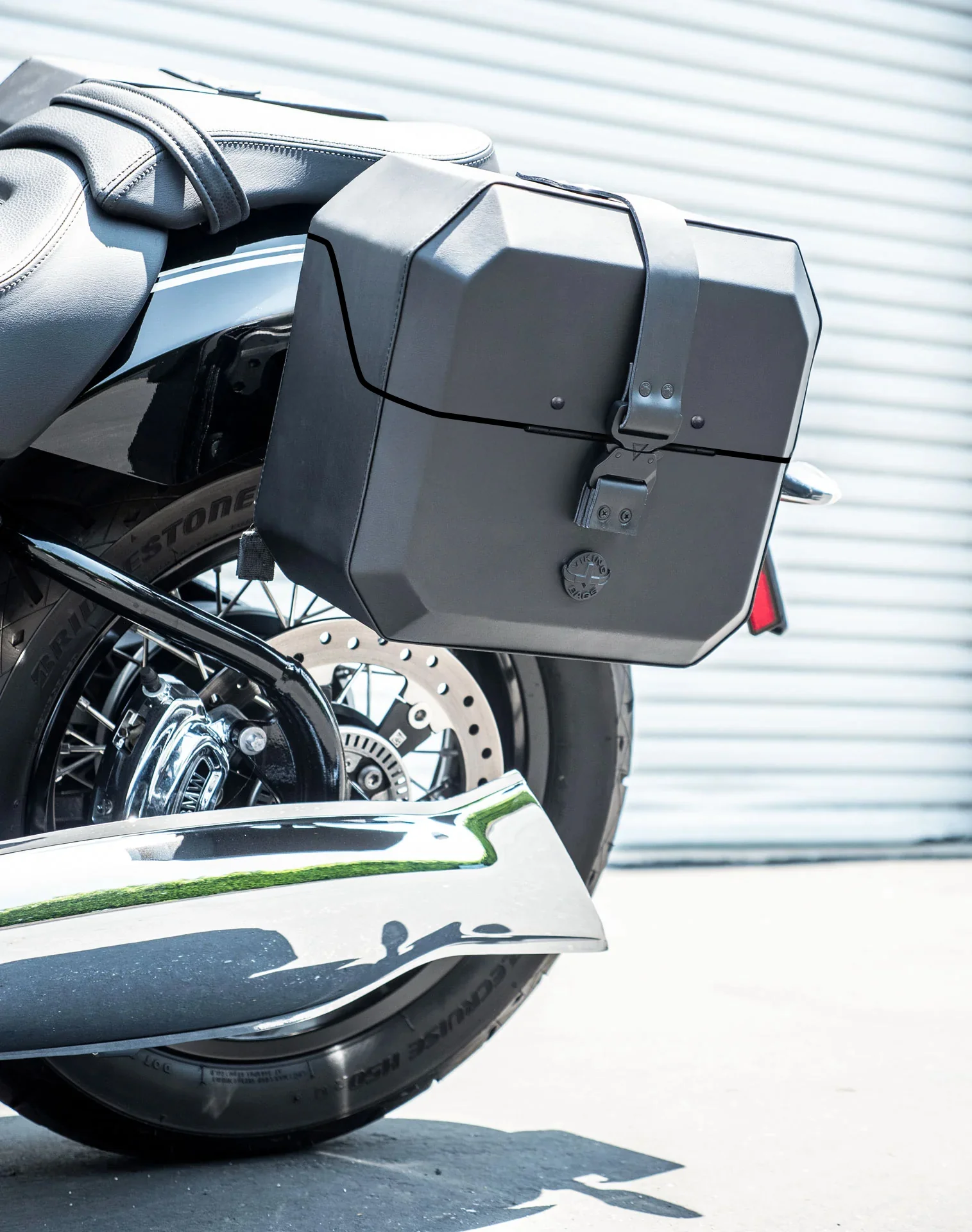 20L - Outlaw Quick-Mount Small BMW R18 Leather Wrapped Hard Saddlebags - Image 4