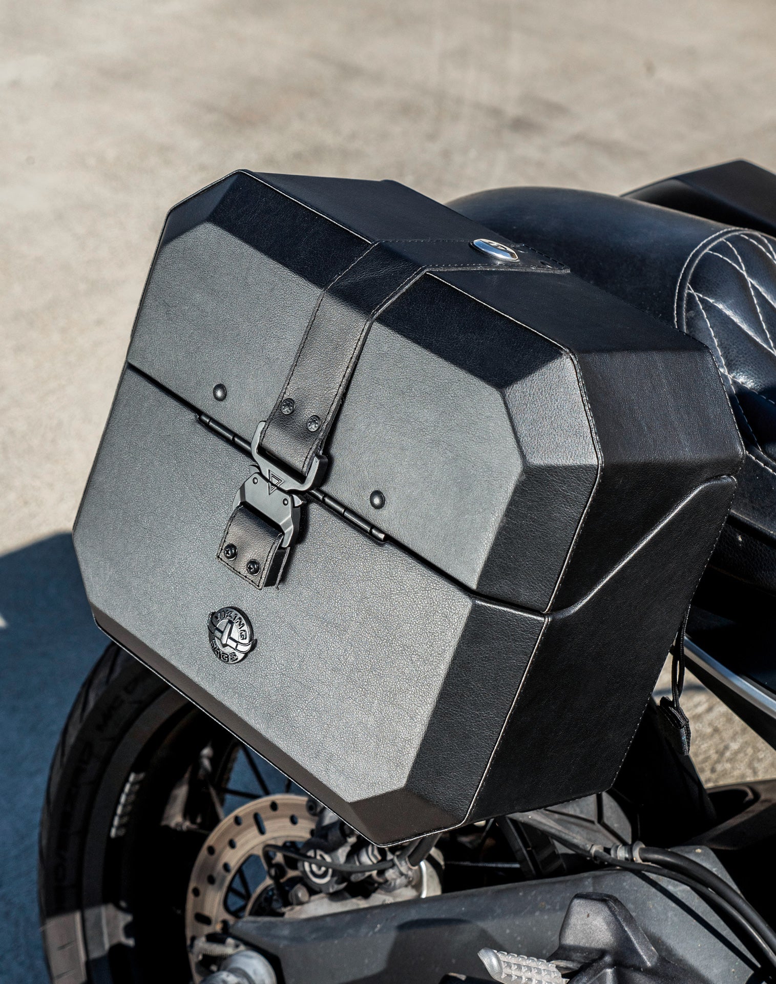 20L - Outlaw Quick-Mount Small Ducati Scrambler (2014-17) Leather Wrapped Hard Saddlebags - Image 5