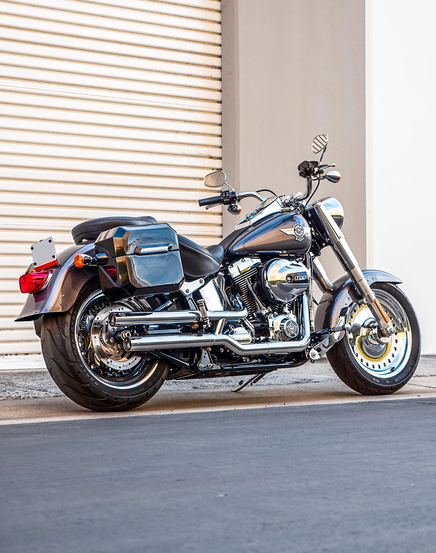 20L - Outlaw Quick-Mount Small Painted Hard Saddlebags for Harley Softail Fat Boy Lo FLSTFB - Image 3