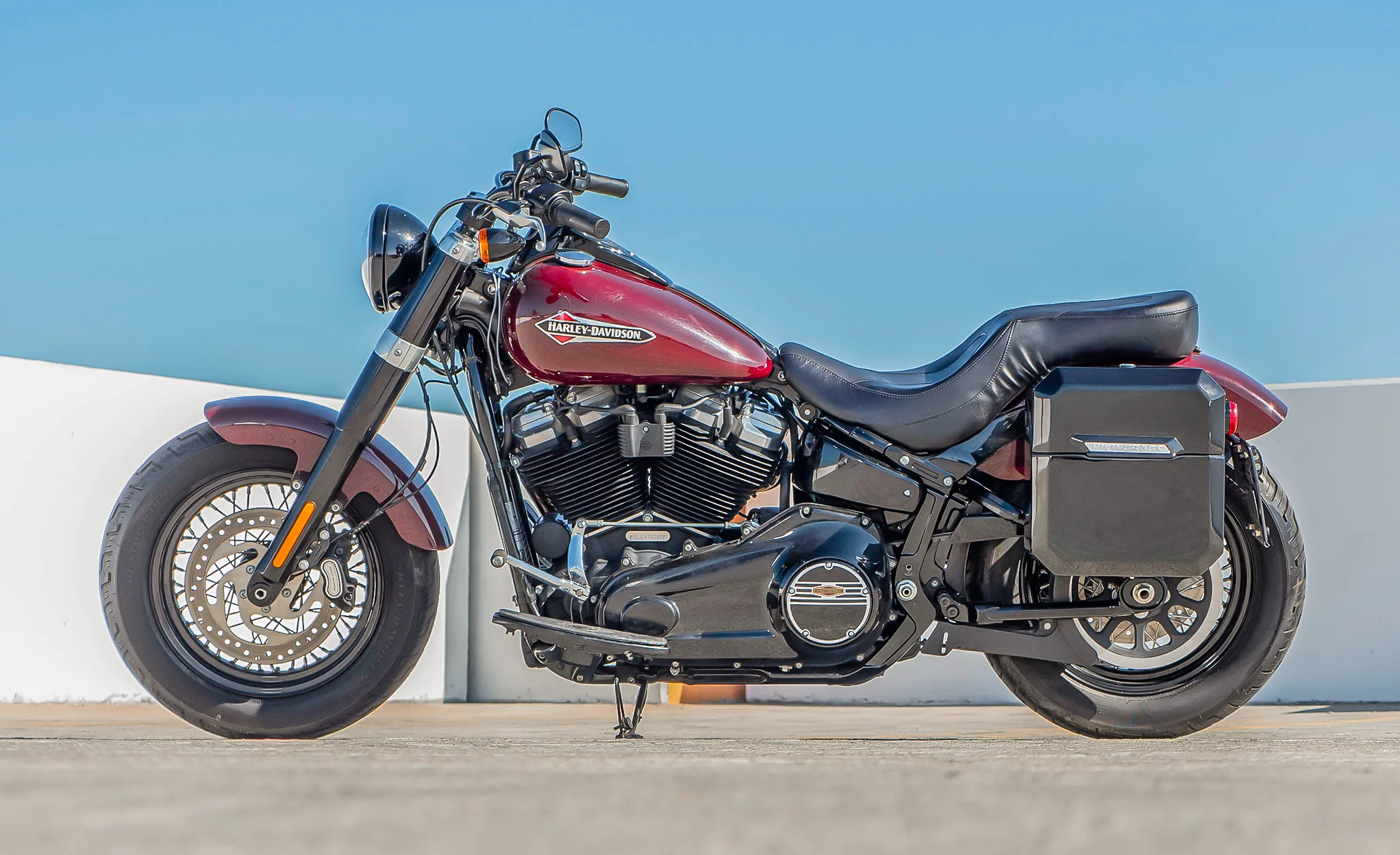 30L - Outlaw Quick Mount Medium Harley Softail Slim FLSL Painted Hard Saddlebags - Image 2