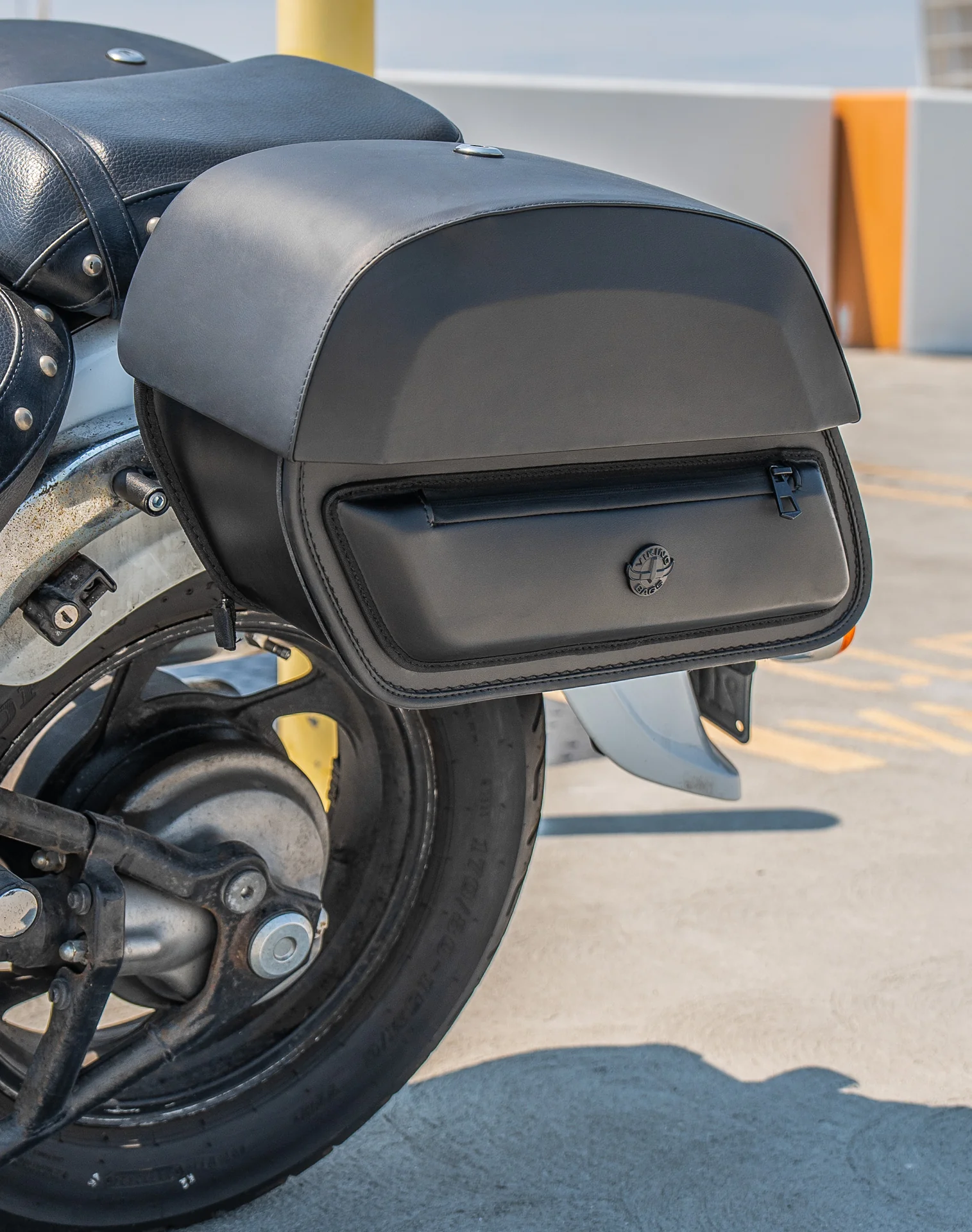 28L - Pantheon Medium Quick Mount Suzuki Boulevard C50 VL800 Motorcycle Saddlebags - Image 5