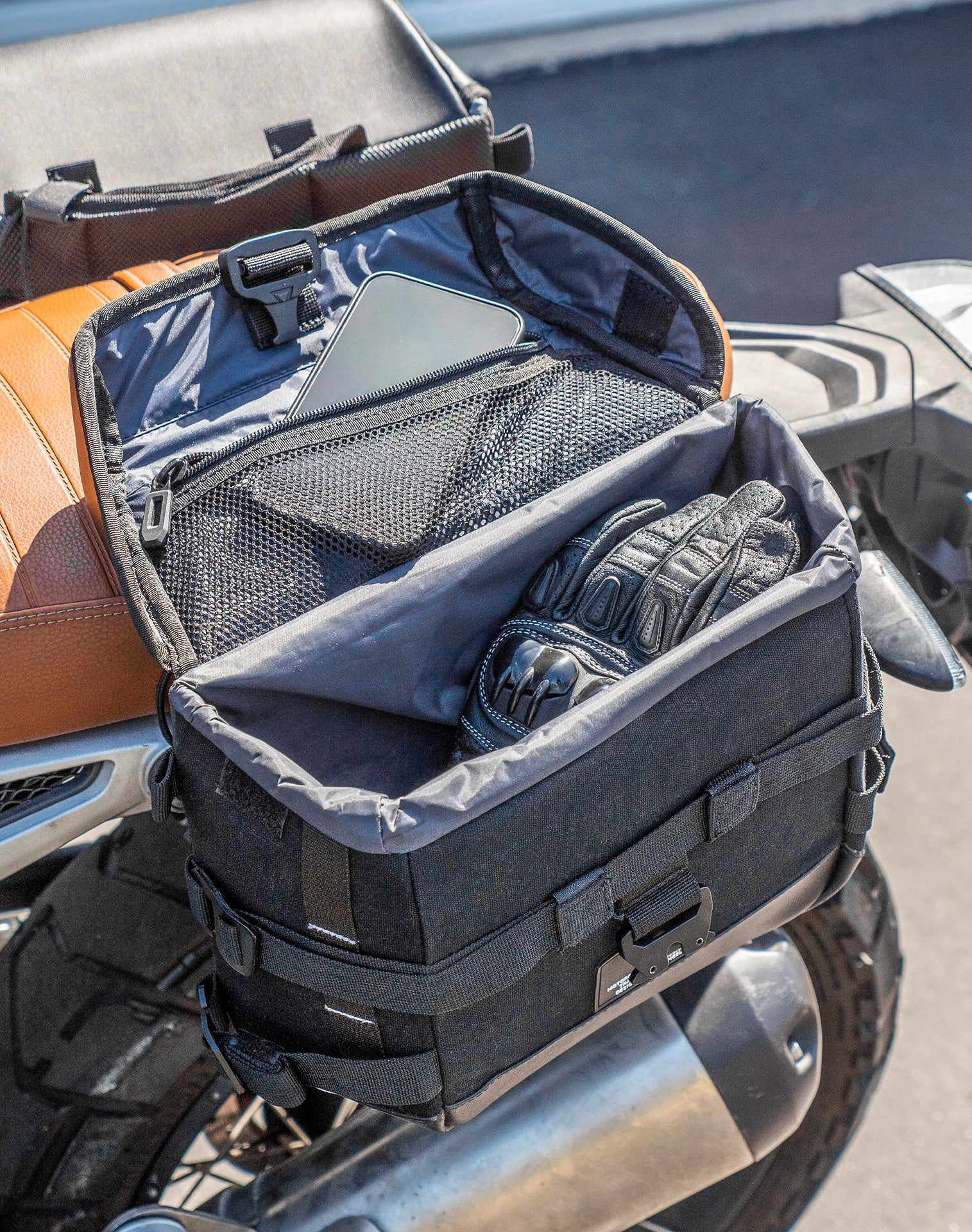 10L - Incognito Quick Mount Small BMW R nineT Pure/Racer/GS Solo Saddlebag (Left Only) - Image 6