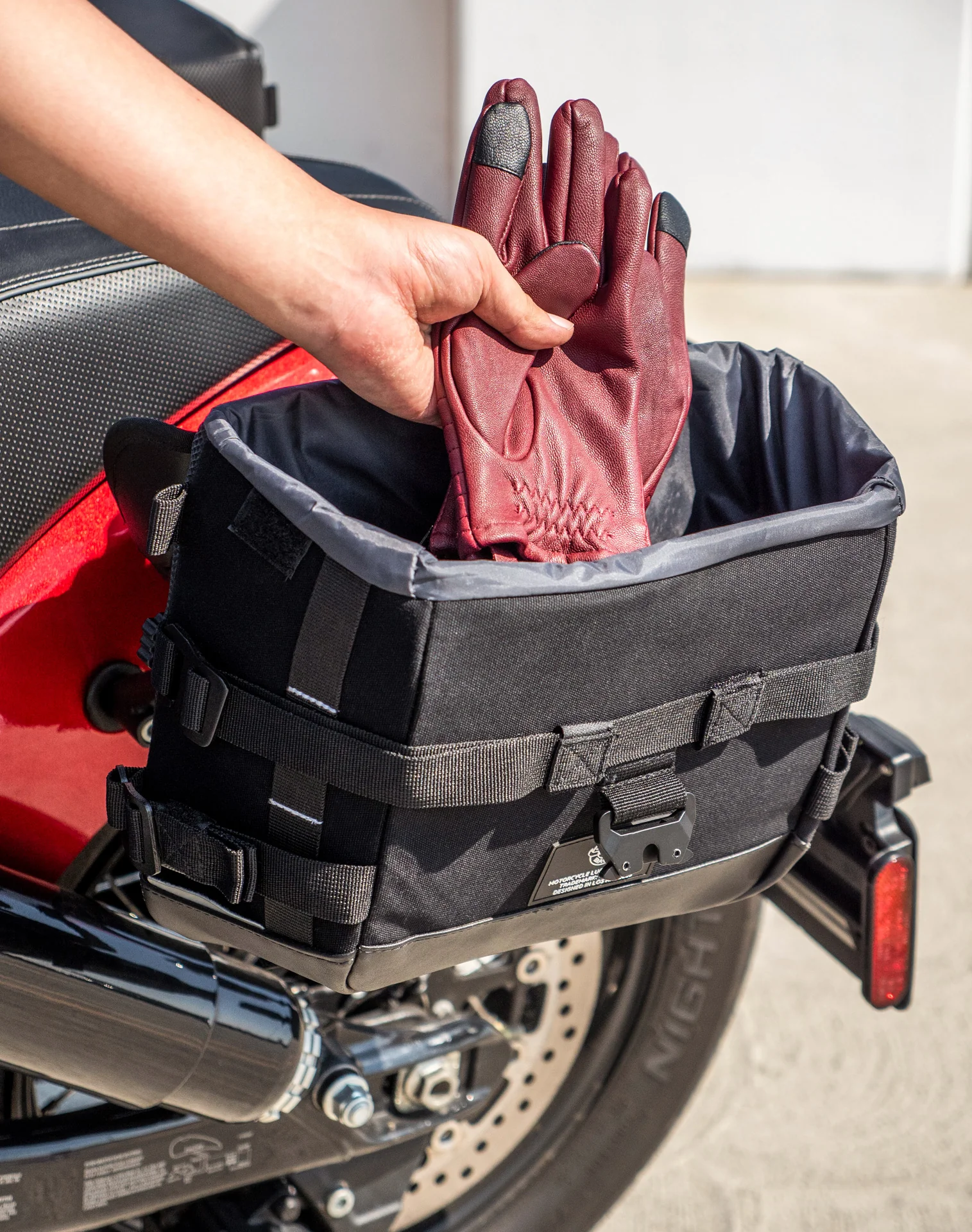 10L - Incognito Quick Mount Small Indian Chief Dark Horse Solo Saddlebag (Left Only) - Image 6