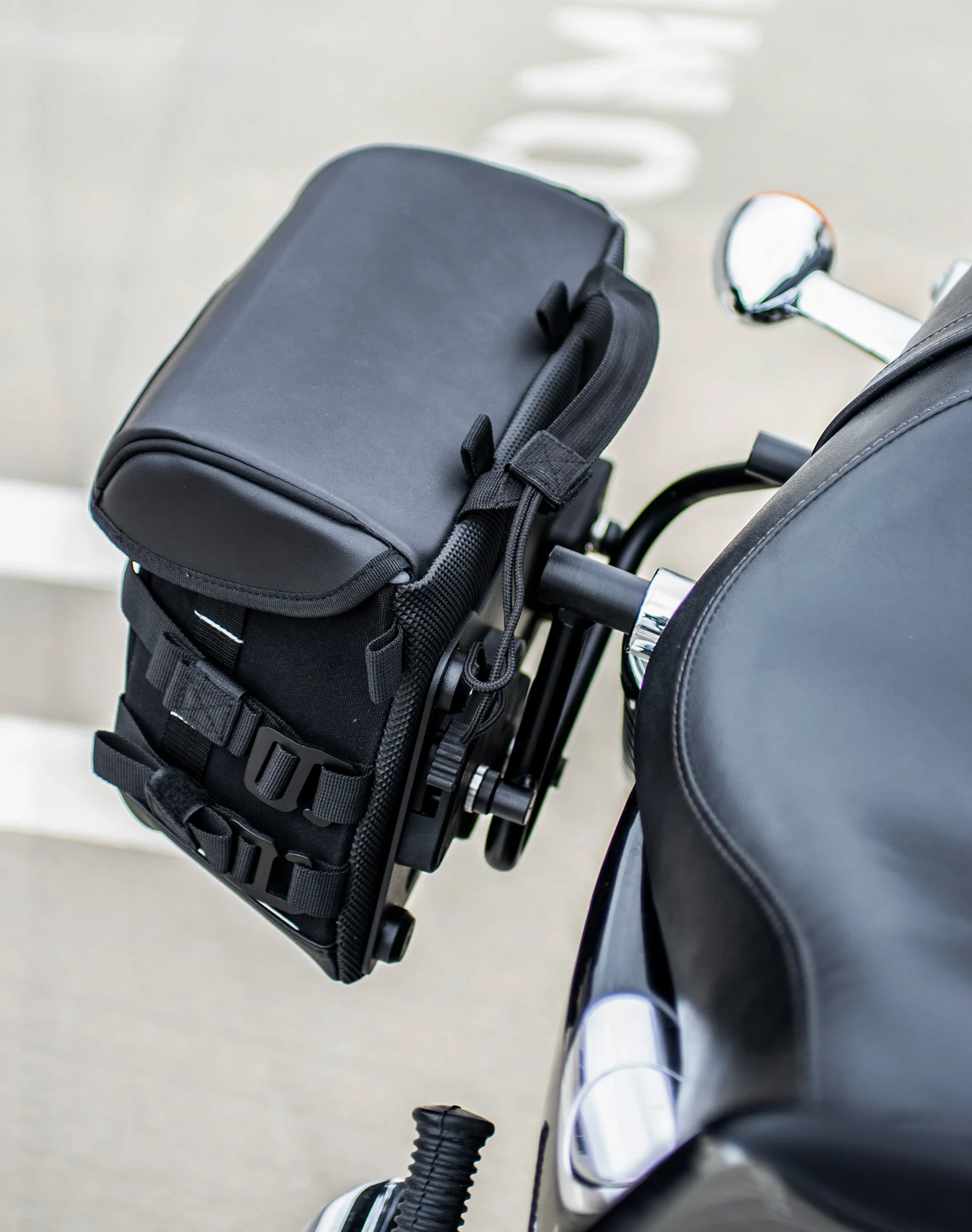 10L - Incognito Quick Mount Small Solo Motorcycle Saddlebag (Right Only) for Harley Sportster 1200 Custom XL1200C/XLH1200C/XL50 - Image 5