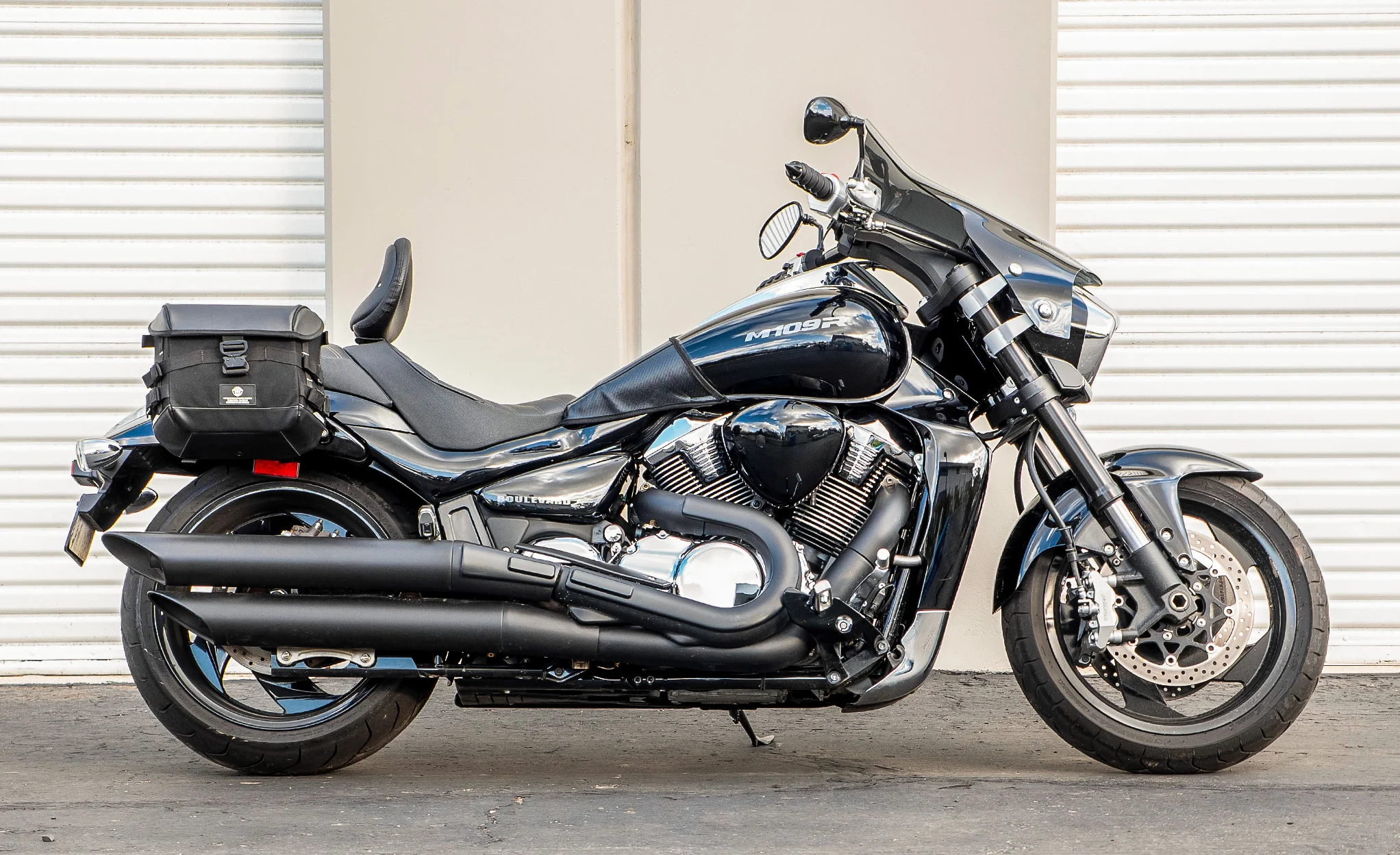 10L - Incognito Quick Mount Small Suzuki Boulevard M109 VZR1800 Solo Saddlebag (Right Only) - Image 2