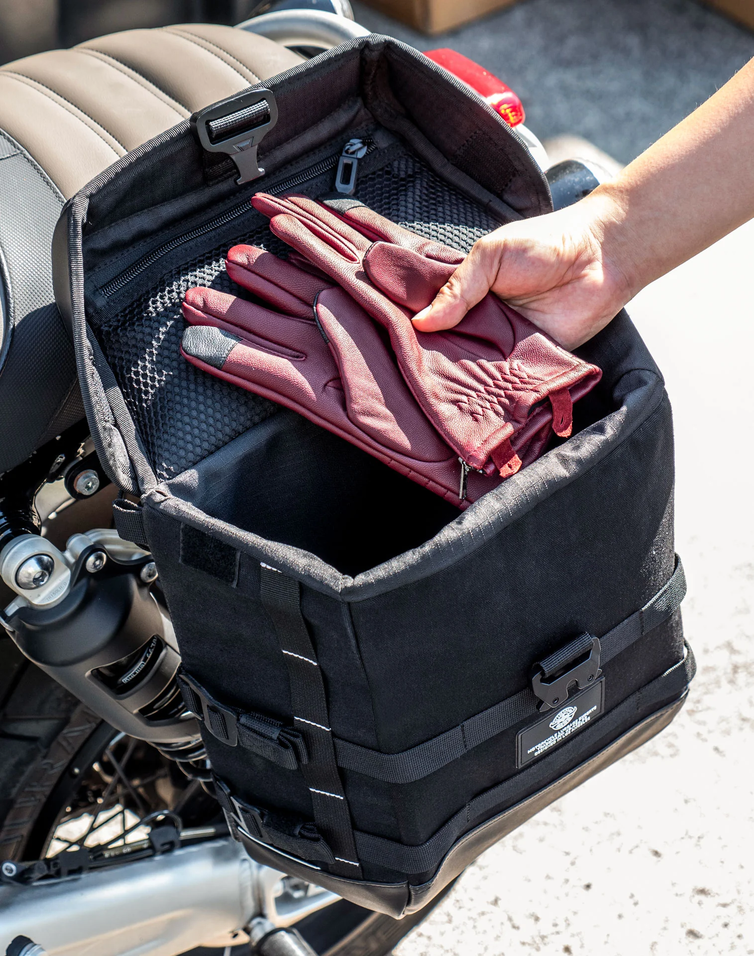 15L - Incognito Quick Mount Medium Triumph Scrambler 1200 Solo Saddlebag (Left Only) - Image 6