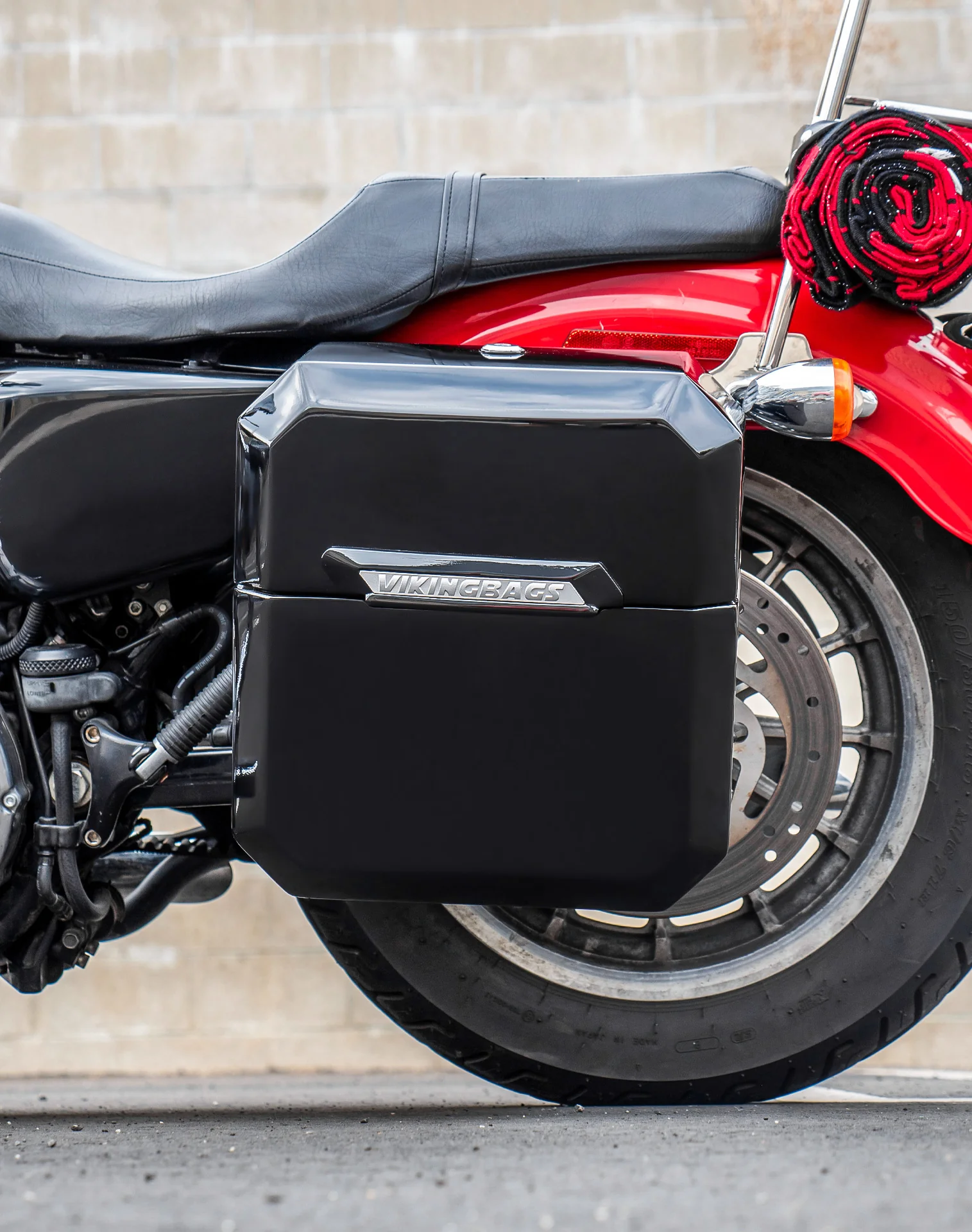 15L - Outlaw Quick Mount Medium Harley Sportster 1200 Low XL1200L Painted Hard Solo Saddlebag (Left Only) - Image 4
