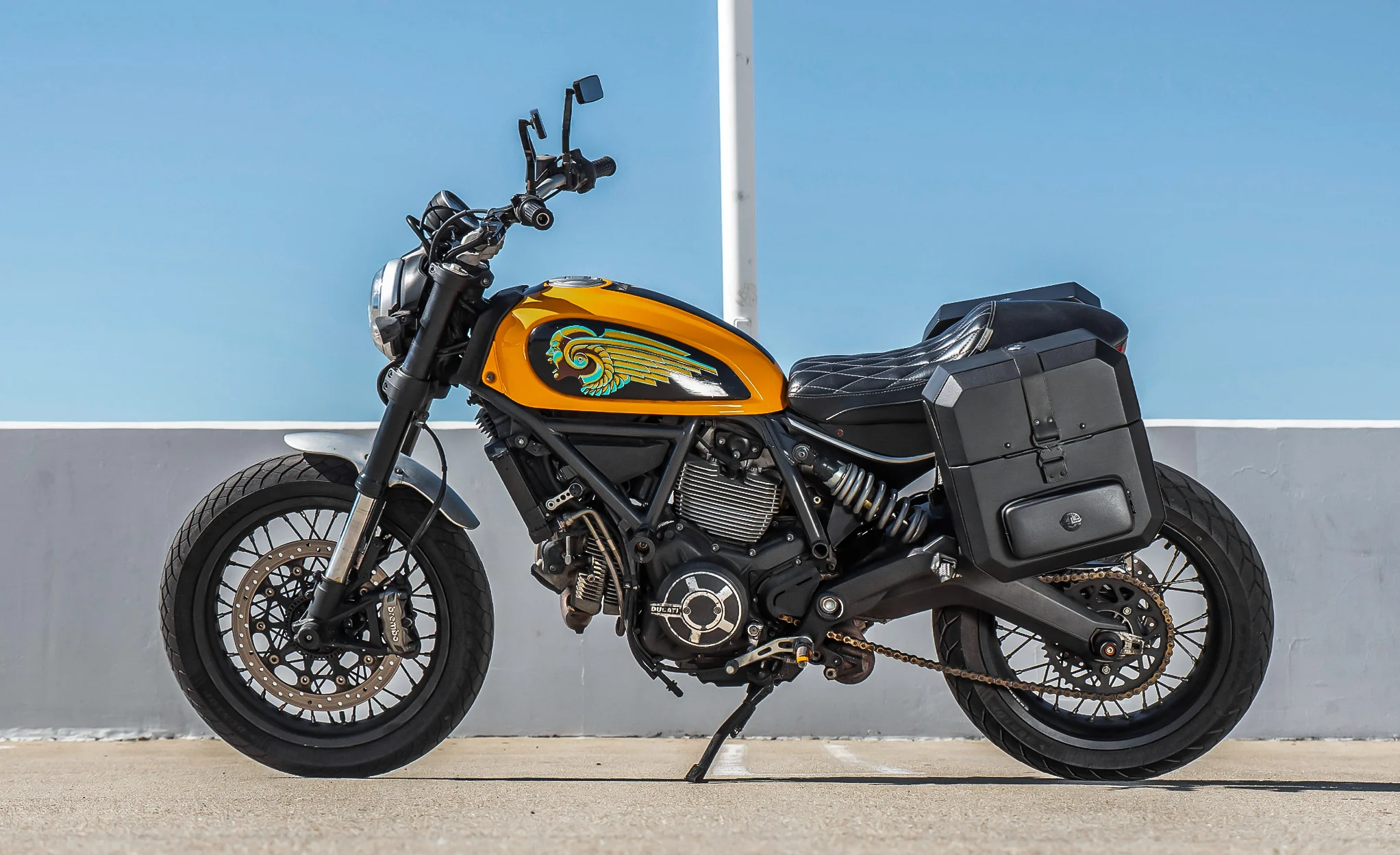 15L - Outlaw Quick Mount Medium Ducati Scrambler (2014-17) Hard Solo Saddlebag (Left Only) - Image 2