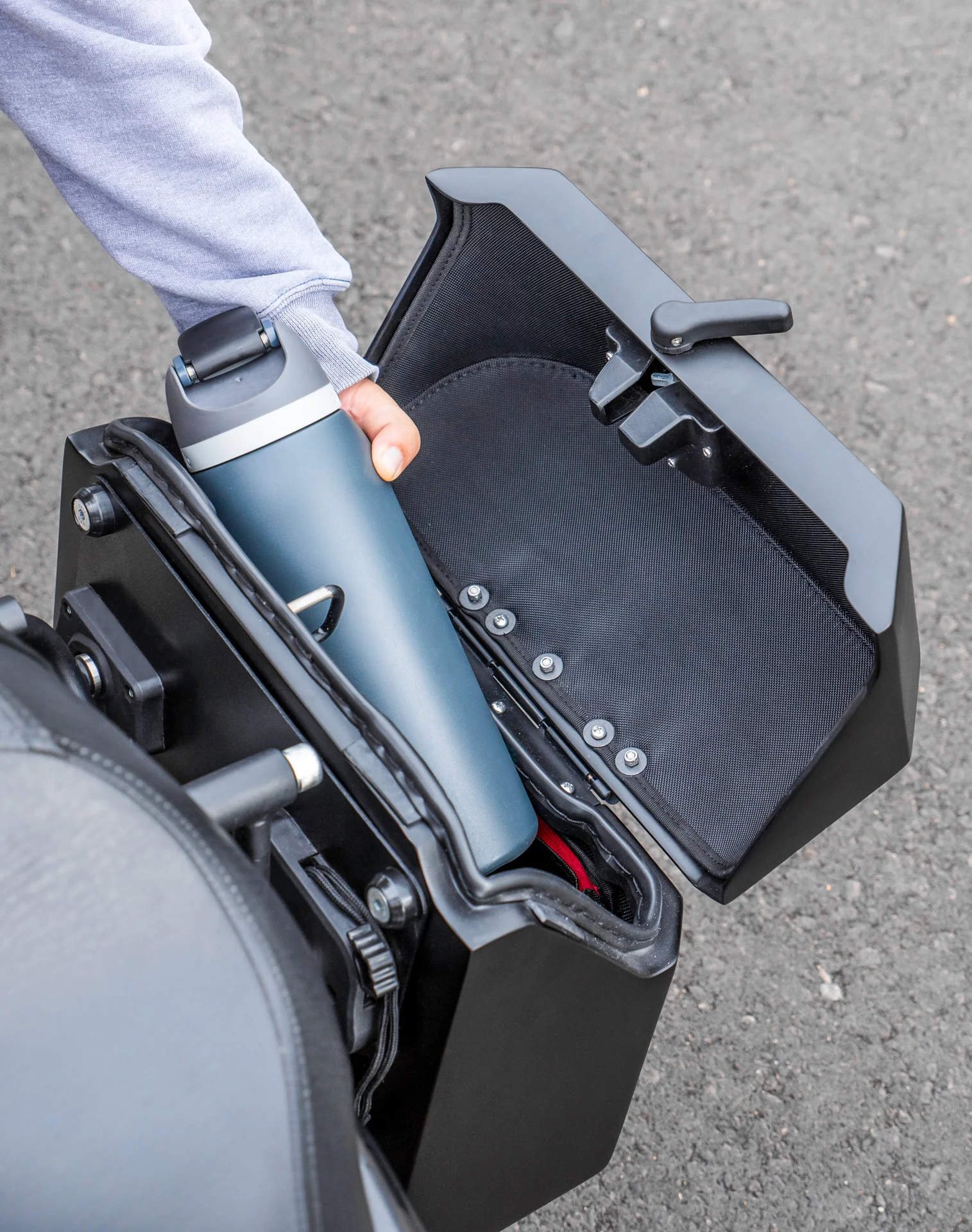 15L - Outlaw Quick Mount Medium Harley Sportster 1200 Low XL1200L Hard Solo Saddlebag (Left Only) - Image 6