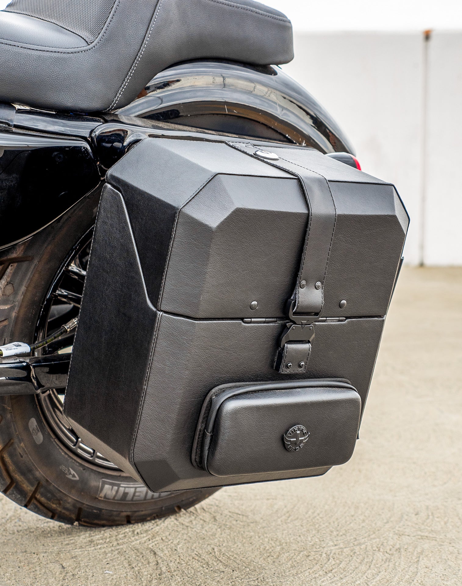 15L - Outlaw Quick Mount Medium Harley Sportster Forty Eight 48 XL1200X Hard Solo Saddlebag (Left Only) - Image 5
