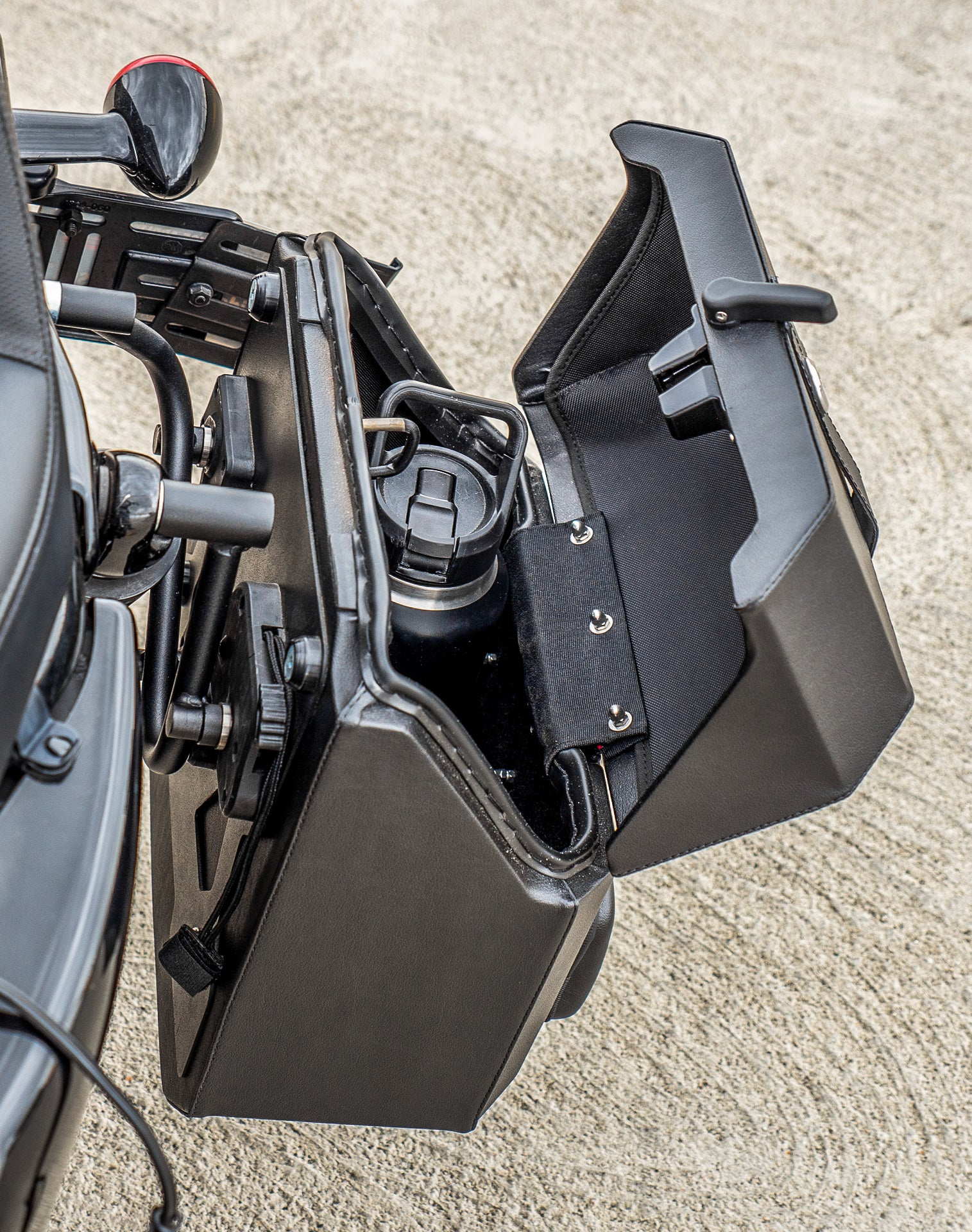15L - Outlaw Quick Mount Medium Harley Sportster Forty Eight 48 XL1200X Hard Solo Saddlebag (Left Only) - Image 6