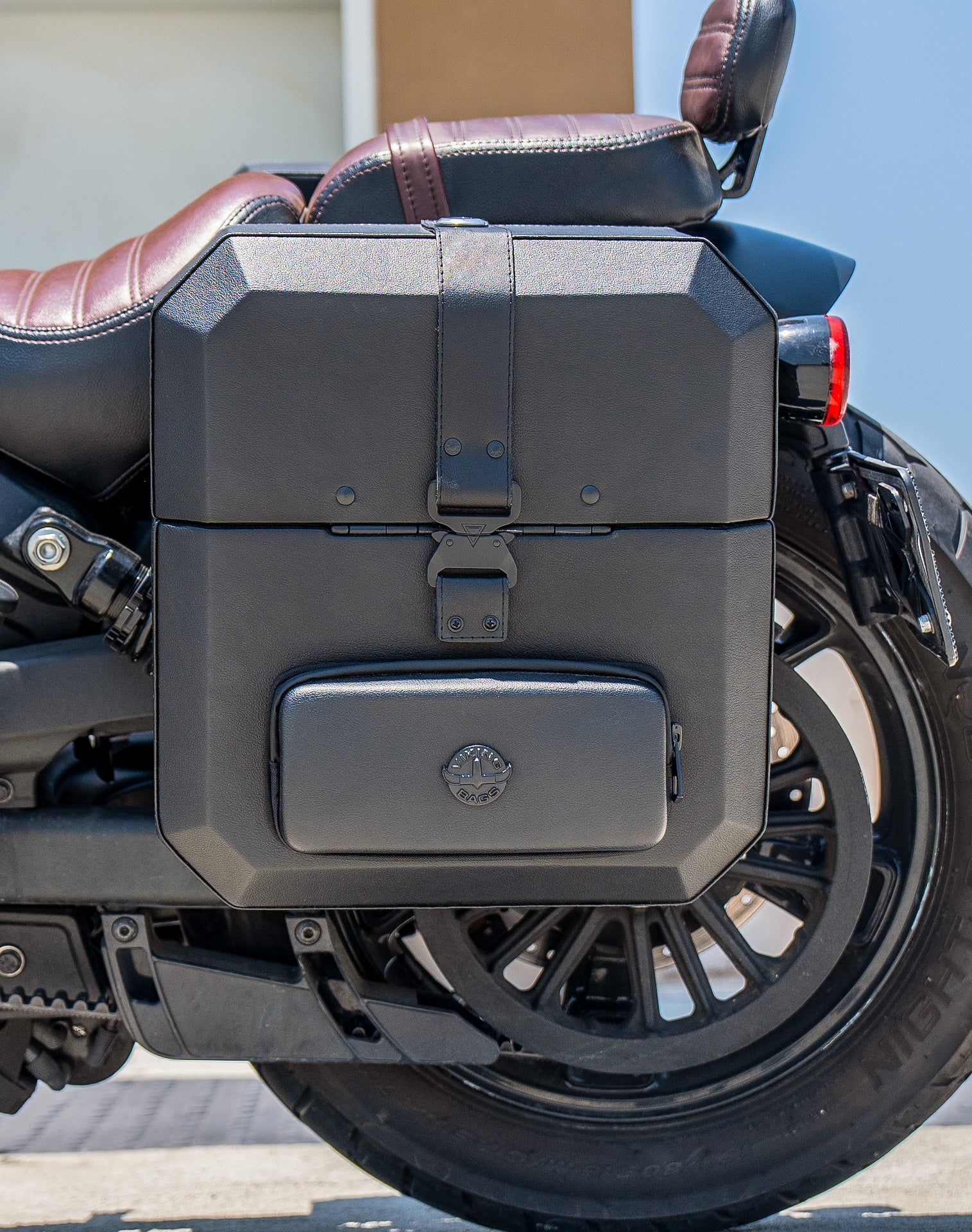 15L - Outlaw Quick Mount Medium Indian Scout Bobber Hard Solo Saddlebag (Left Only) - Image 4