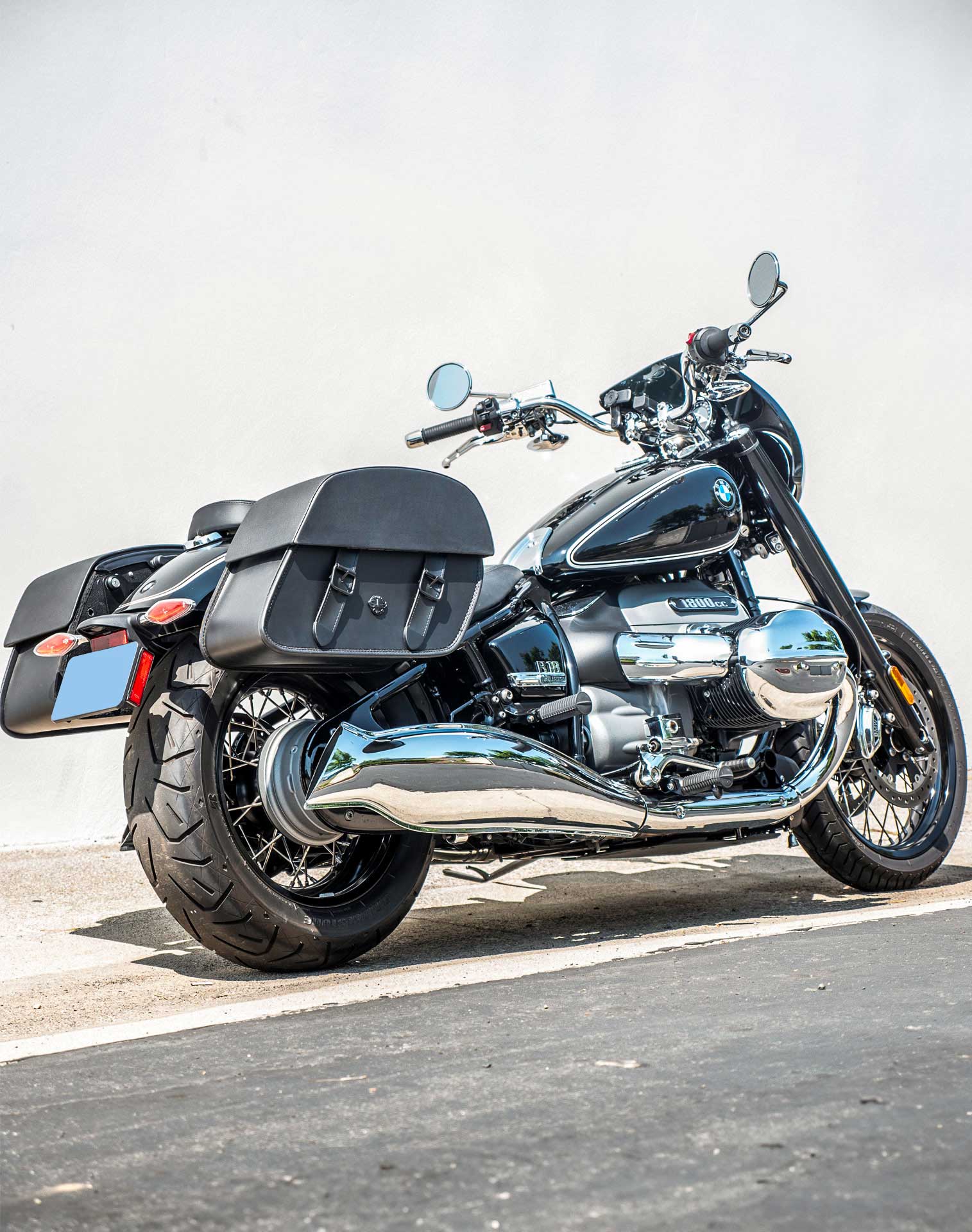 28L - Baelor Medium Quick Mount BMW R18 Solo Motorcycle Saddlebags - Image 3
