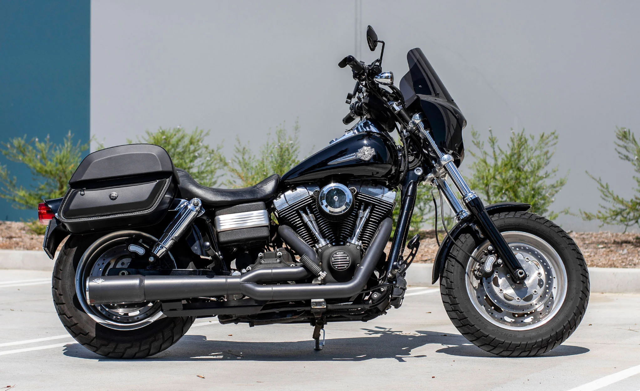 28L - Pantheon Medium Quick Mount Motorcycle Saddlebags For Harley Davidson Dyna Fat Bob FXDF/SE - Image 2