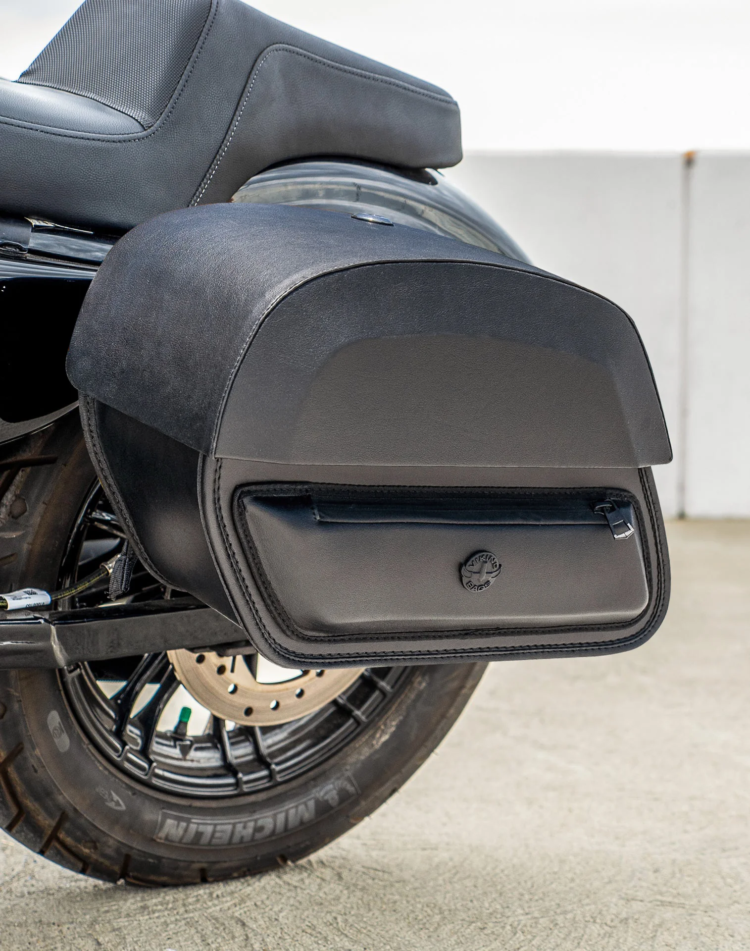 28L - Pantheon Medium Quick Mount Motorcycle Saddlebags For Harley Sportster Forty Eight XL1200X/XL1200XS - Image 5