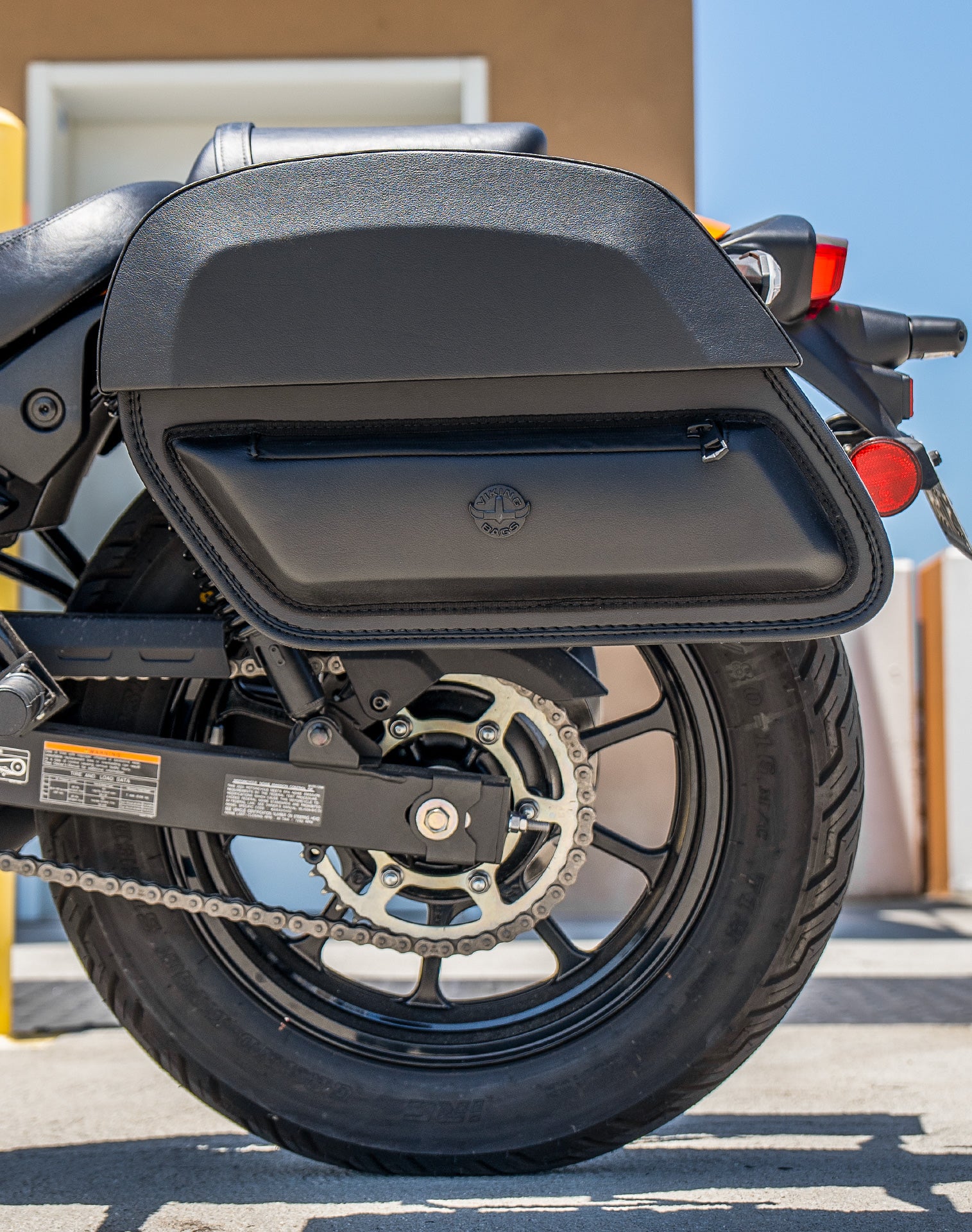 28L - Pantheon Medium Quick Mount Kawasaki Eliminator 450 Motorcycle Saddlebags - Image 4
