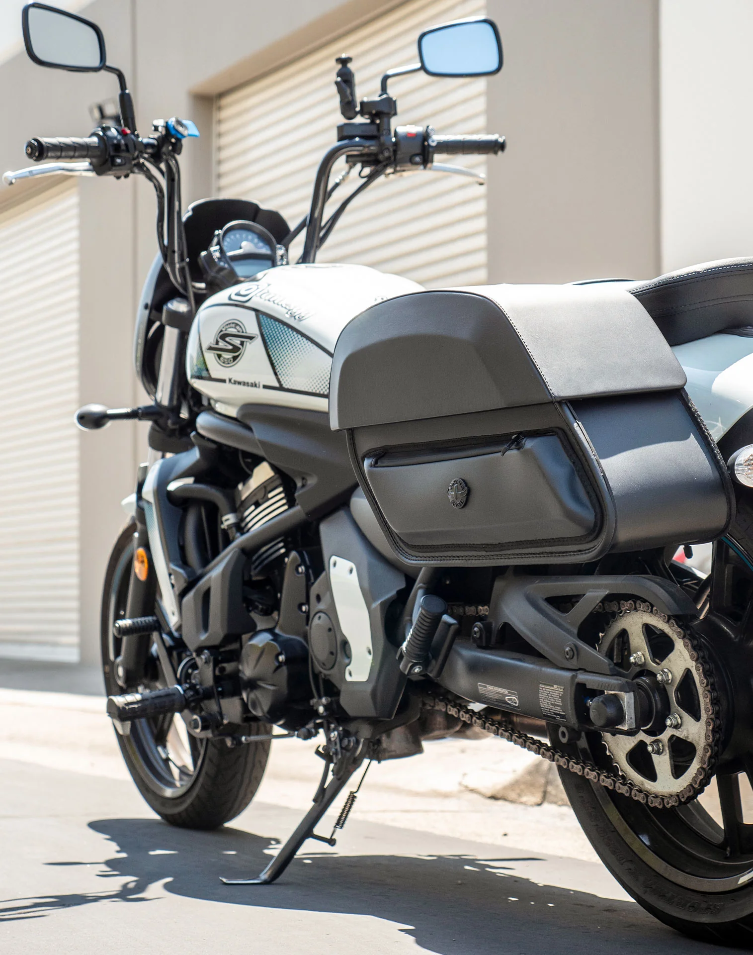 28L - Pantheon Medium Quick Mount Kawasaki Vulcan S VN650 Motorcycle Saddlebags - Image 5