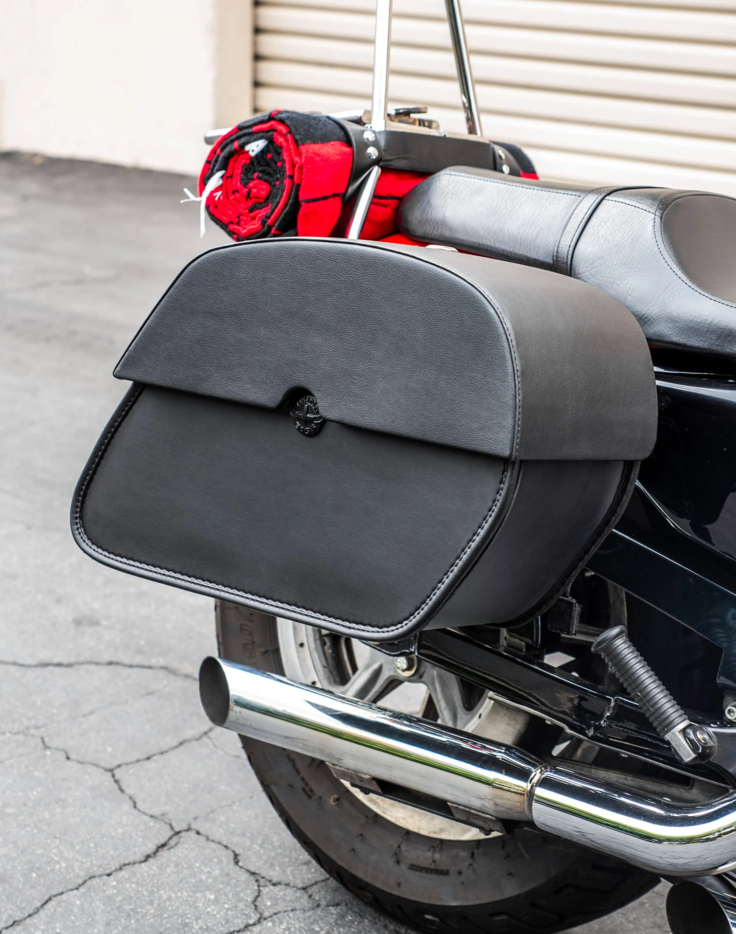 28L - Panzer Medium Quick Mount Leather Saddlebags For Harley Sportster 1200 Low XL1200L - Image 4