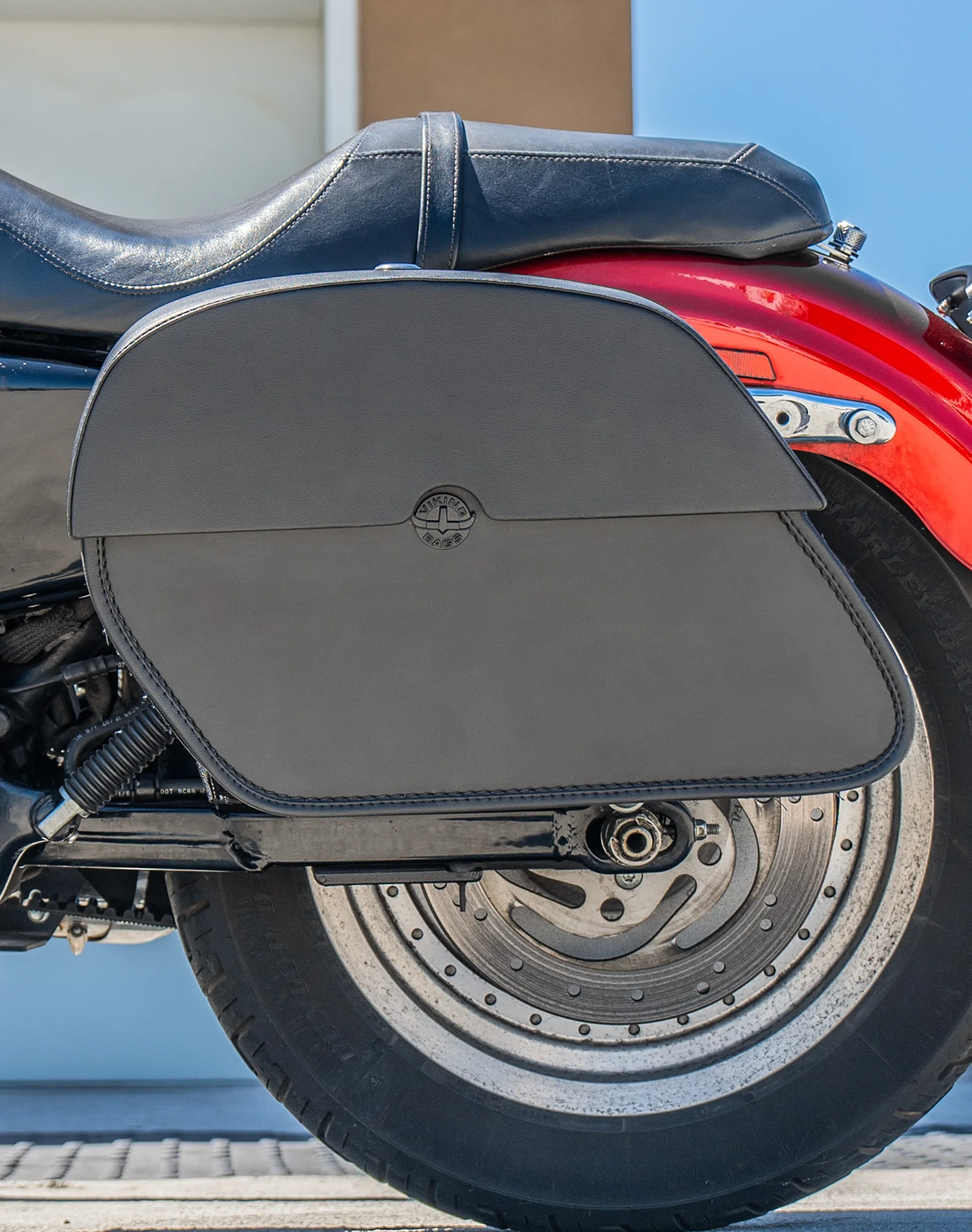 28L - Panzer Medium Quick Mount Leather Saddlebags For Harley Sportster 883 Custom XL883C/XLH883C - Image 4