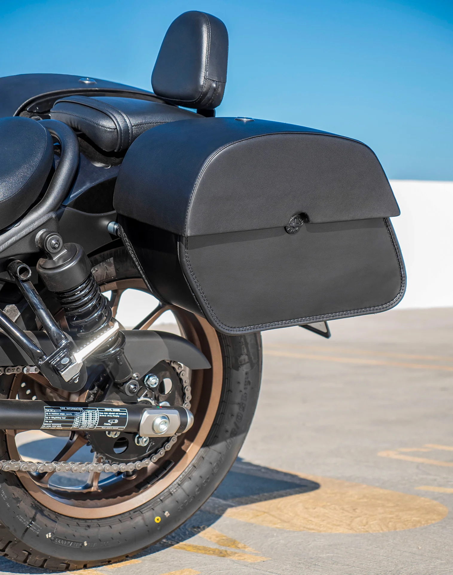 28L - Panzer Medium Quick Mount Honda Rebel 300 Leather Saddlebags - Image 4