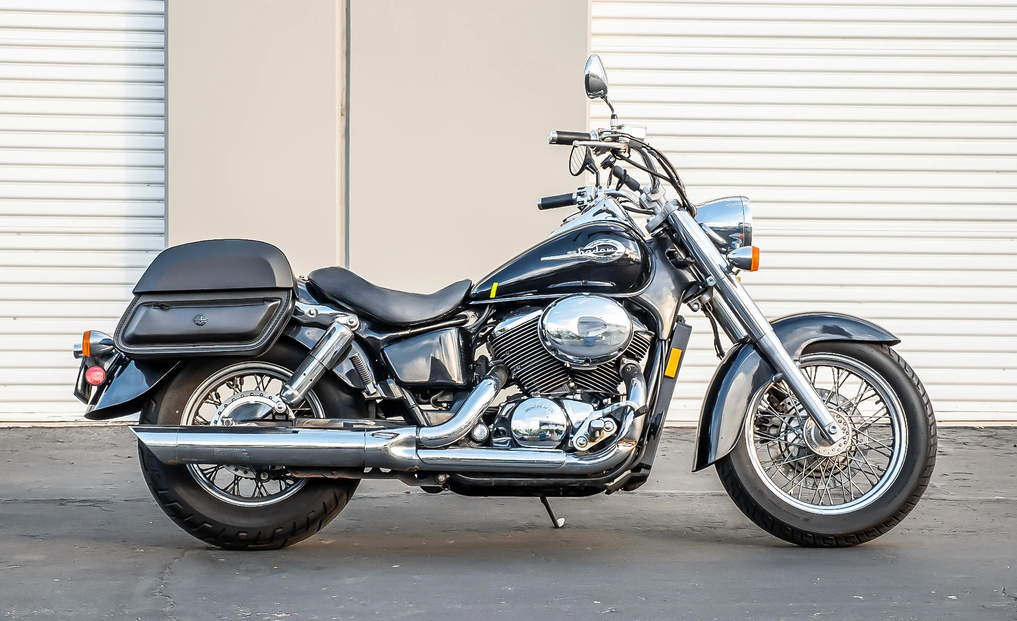 28L - Pantheon Medium Hard Mount Honda Shadow 750 ACE Leather Saddlebags - Image 2