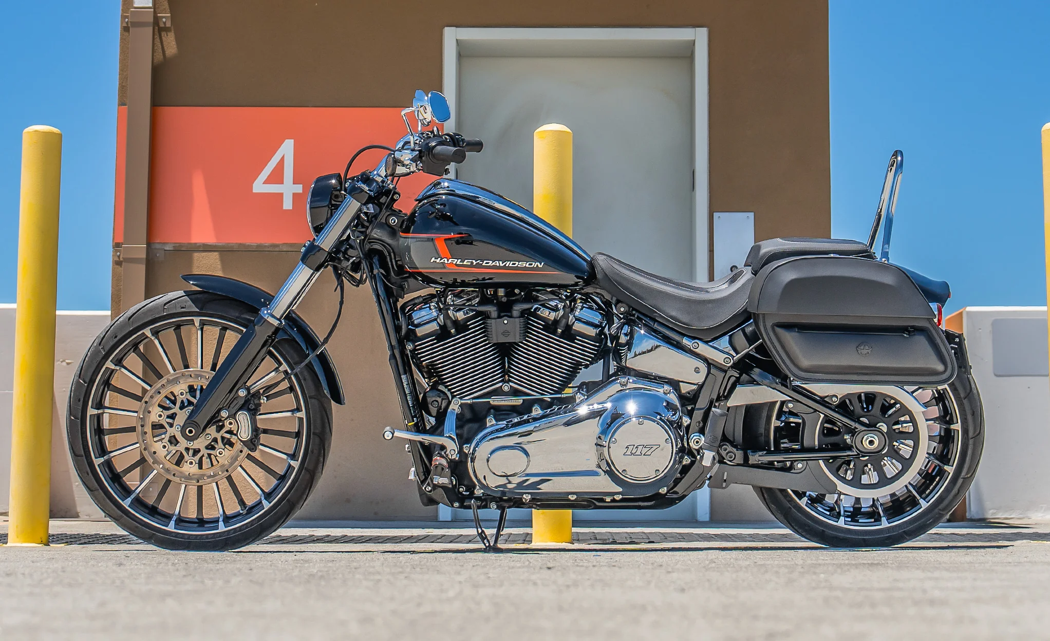 28L - Pantheon Medium Quick Mount Harley Softail Breakout FXBR/S Motorcycle Saddlebags - Image 2