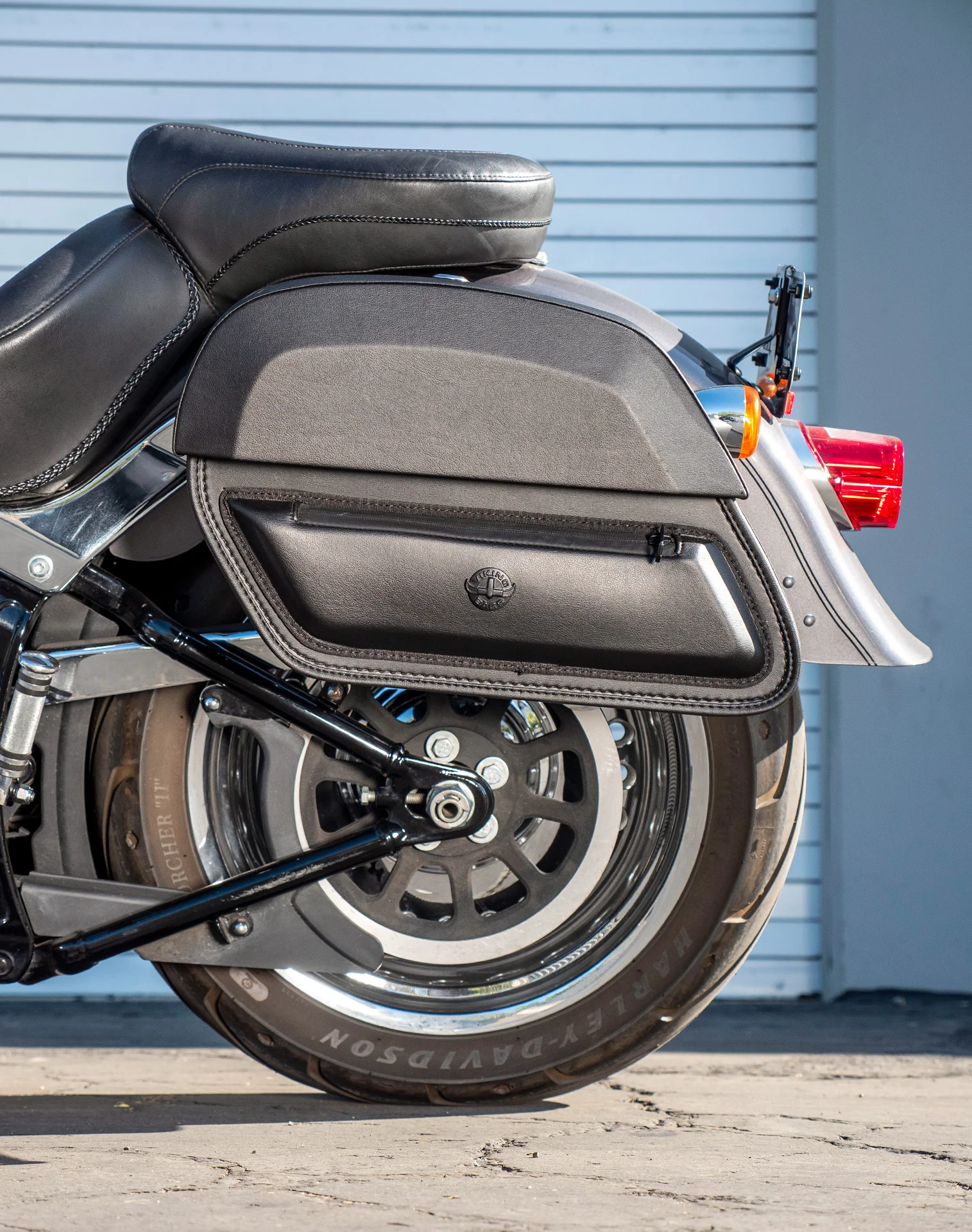 28L - Pantheon Medium Quick Mount Motorcycle Saddlebags for Harley Softail Fat Boy FLSTF/I - Image 4