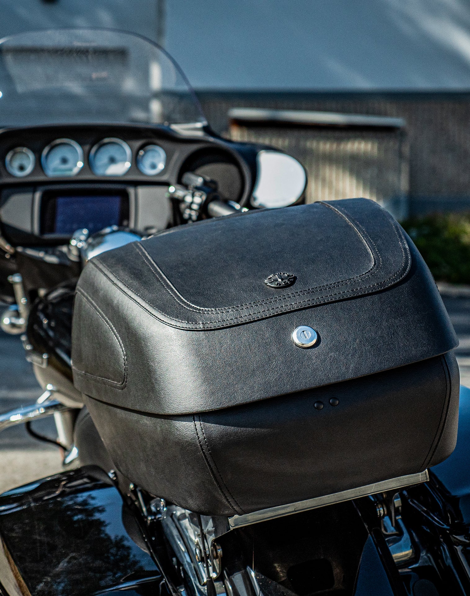 42L - Challenger XL Leather Wrapped Hard Ducati Motorcycle Trunk - Image 5