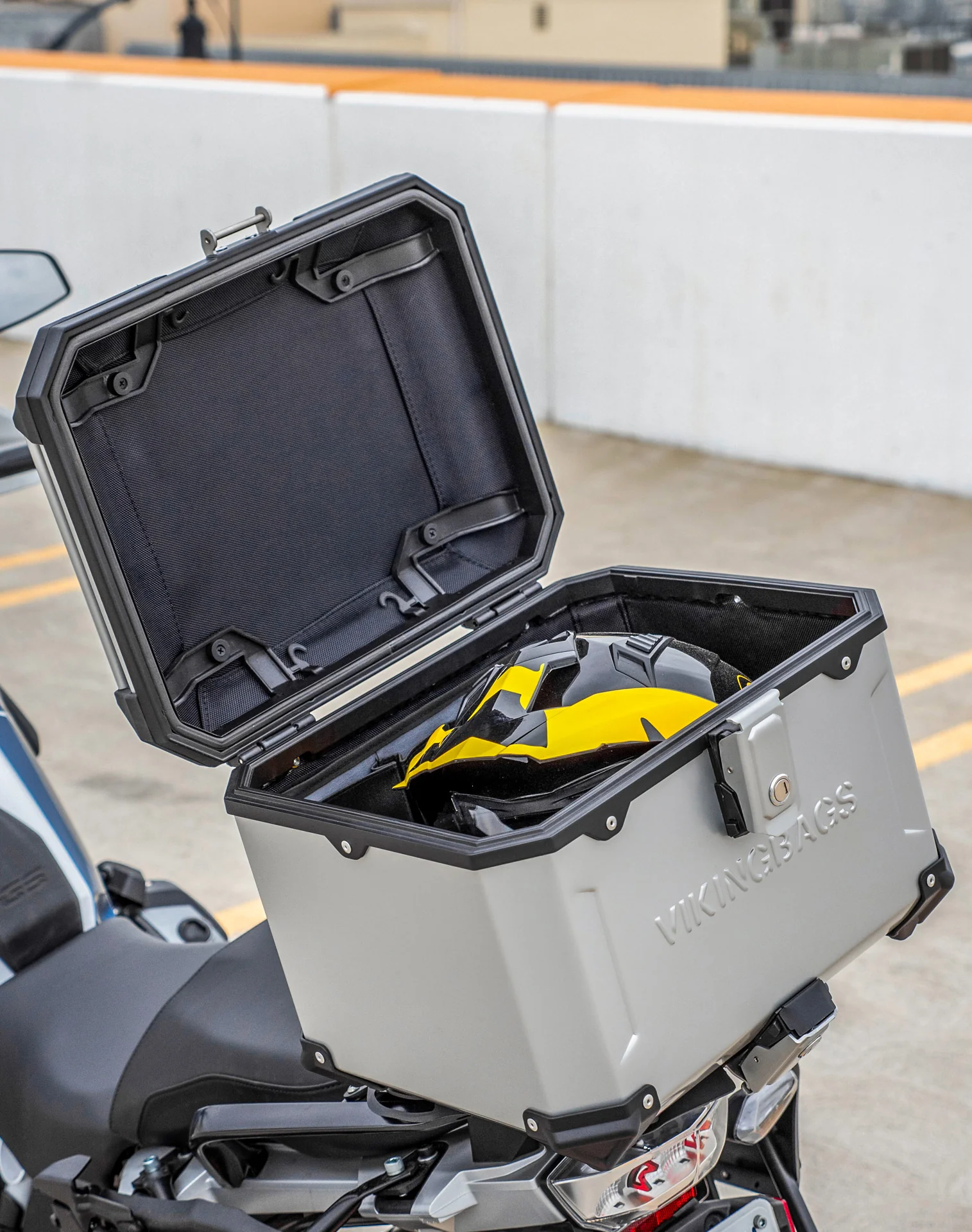 38L - Apex XL BMW R 1250 GS Aluminum Top Case Silver - Image 6