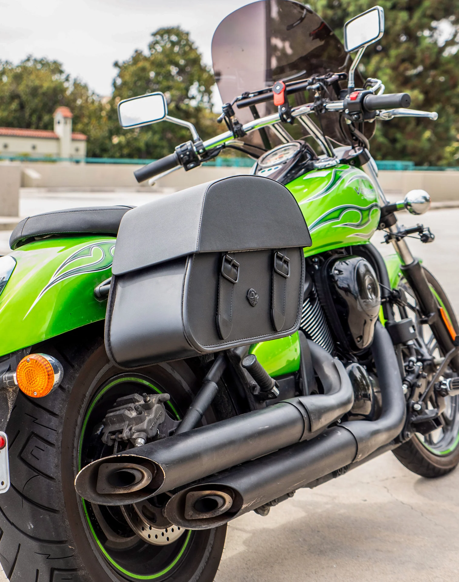 28L - Baelor Medium Hard Mount Kawasaki Vulcan 900 Custom VN900C Motorcycle Saddlebags - Image 3