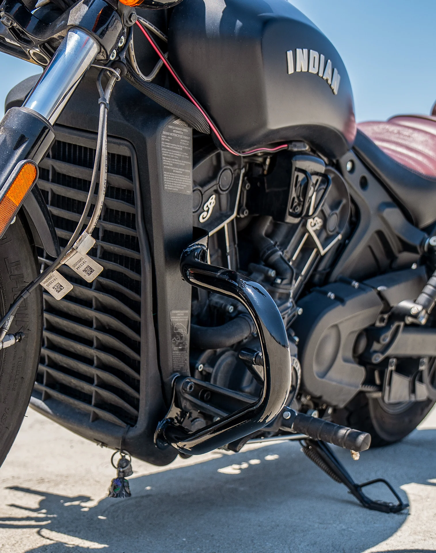 Viking Cherokee Indian Scout Bobber Crash Bar/Engine Guard Gloss Black - Image 6