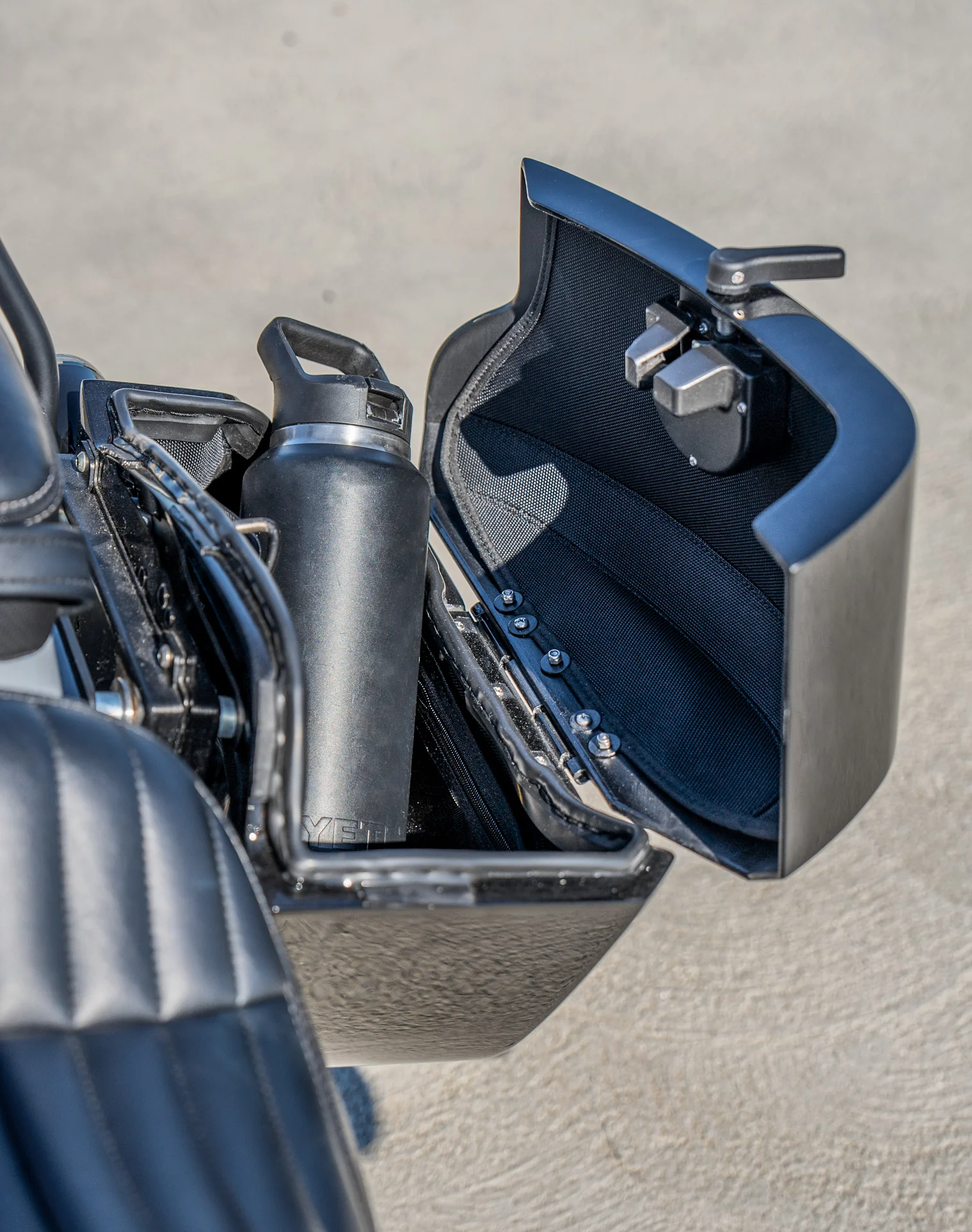 32L - Darkin Large Quick Mount Painted Hard Saddlebags for Harley Softail Street Bob FXBB/S - Image 6
