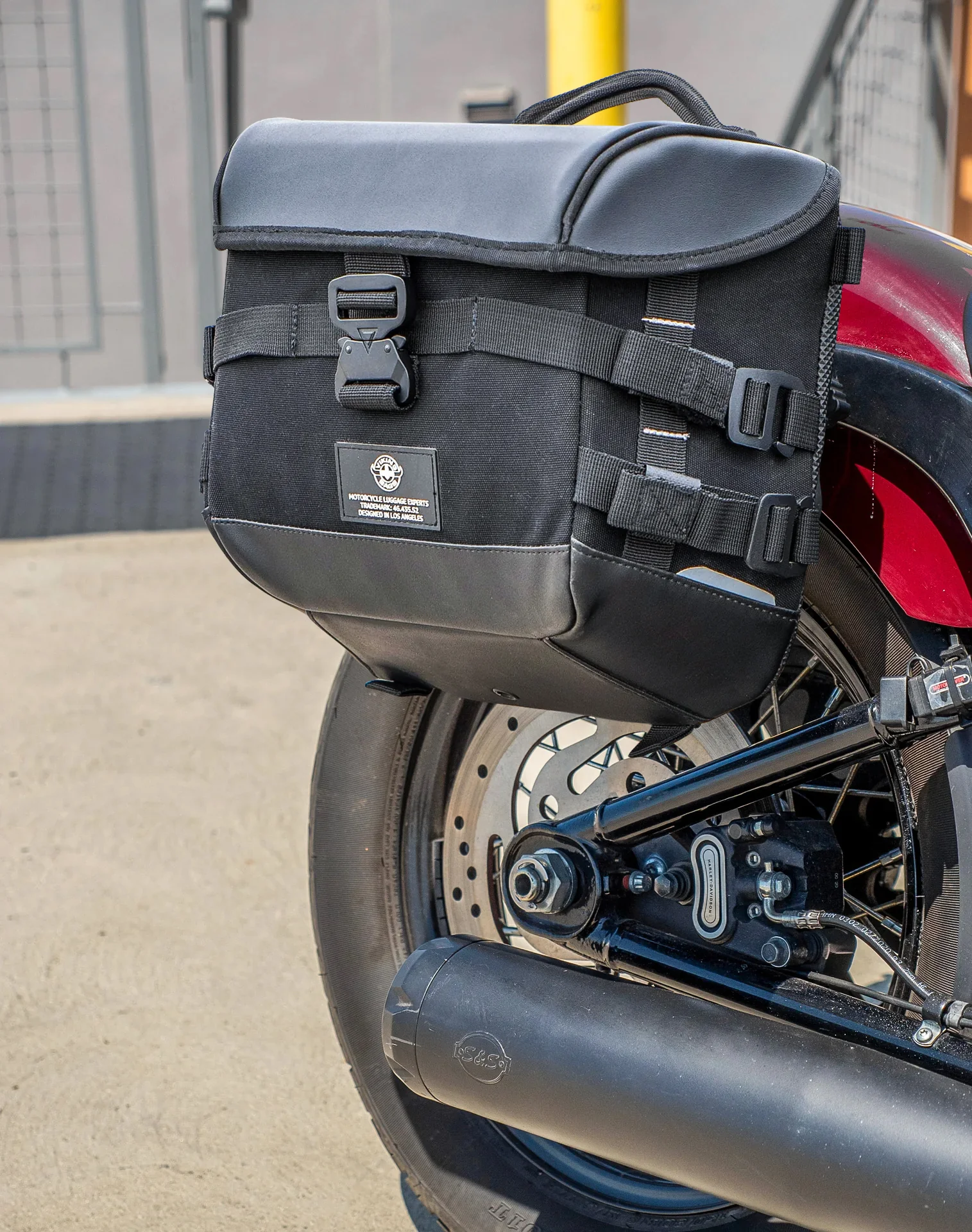 10L - Incognito Quick Mount Small Solo Motorcycle Saddlebag (Right Only) for Harley Softail Slim FLSL - Image 5
