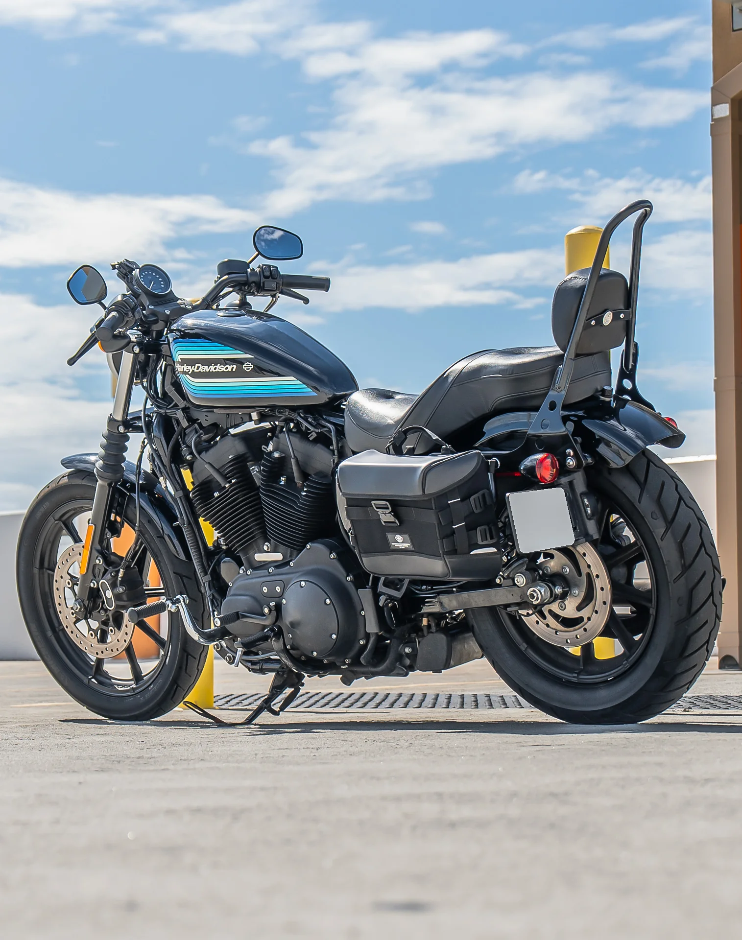 10L - Incognito Quick Mount Small Solo Motorcycle Saddlebag (Left Only) for Harley Sportster 1200 Iron XL1200NS - Image 3