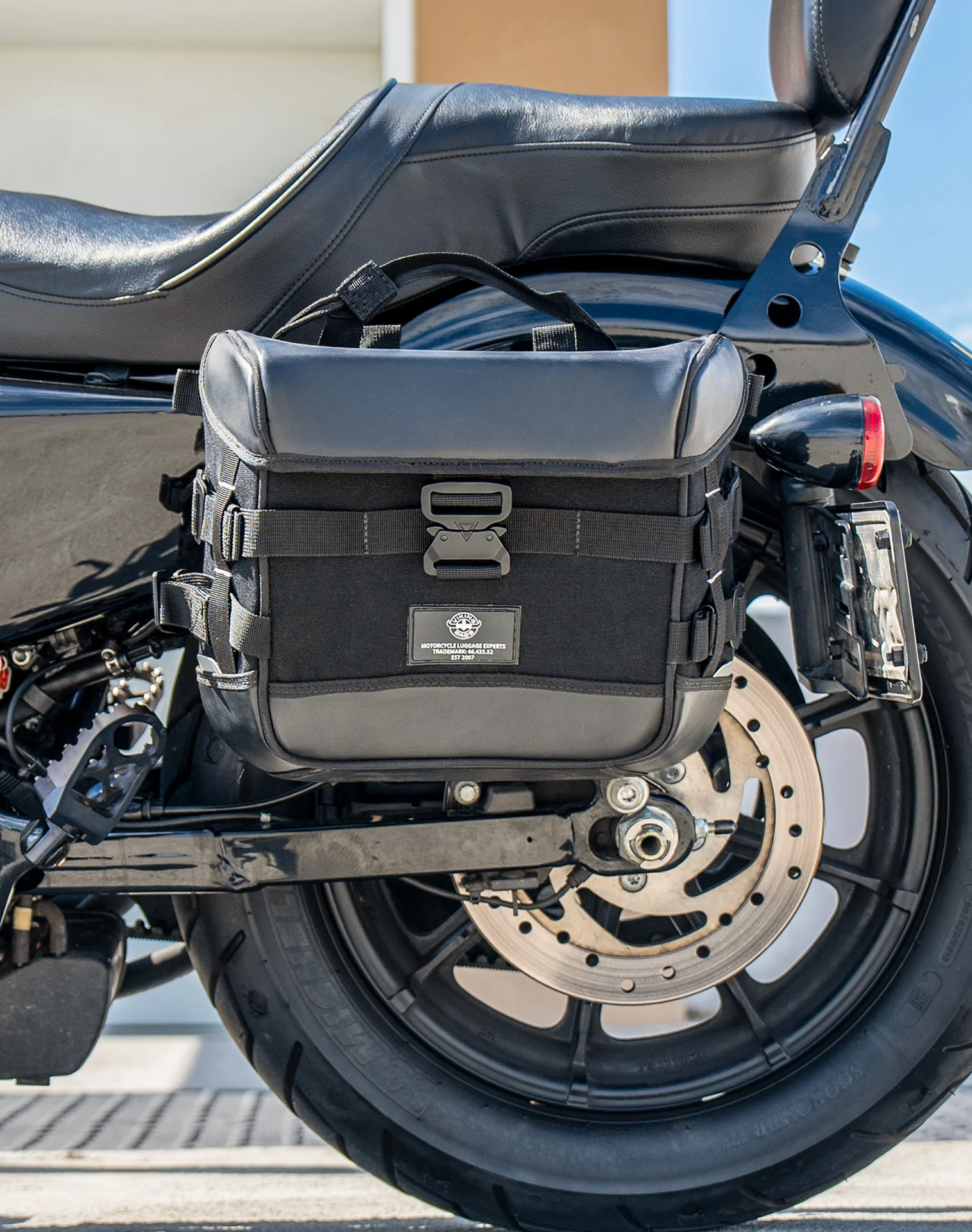 10L - Incognito Quick Mount Small Solo Motorcycle Saddlebag (Left Only) for Harley Sportster 1200 Iron XL1200NS - Image 4