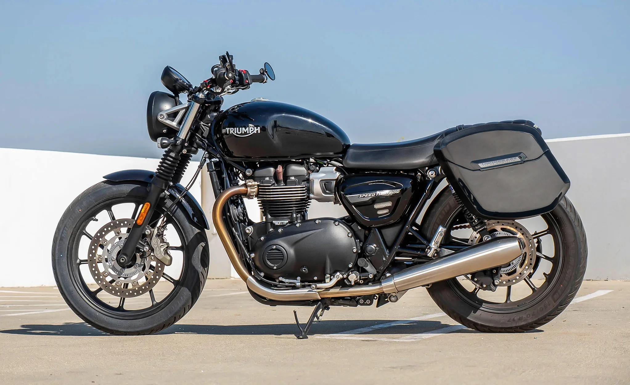 24L - Ironclad Quick-Mount Medium Triumph Speed Twin 900 Painted Hard Saddlebags - Image 2