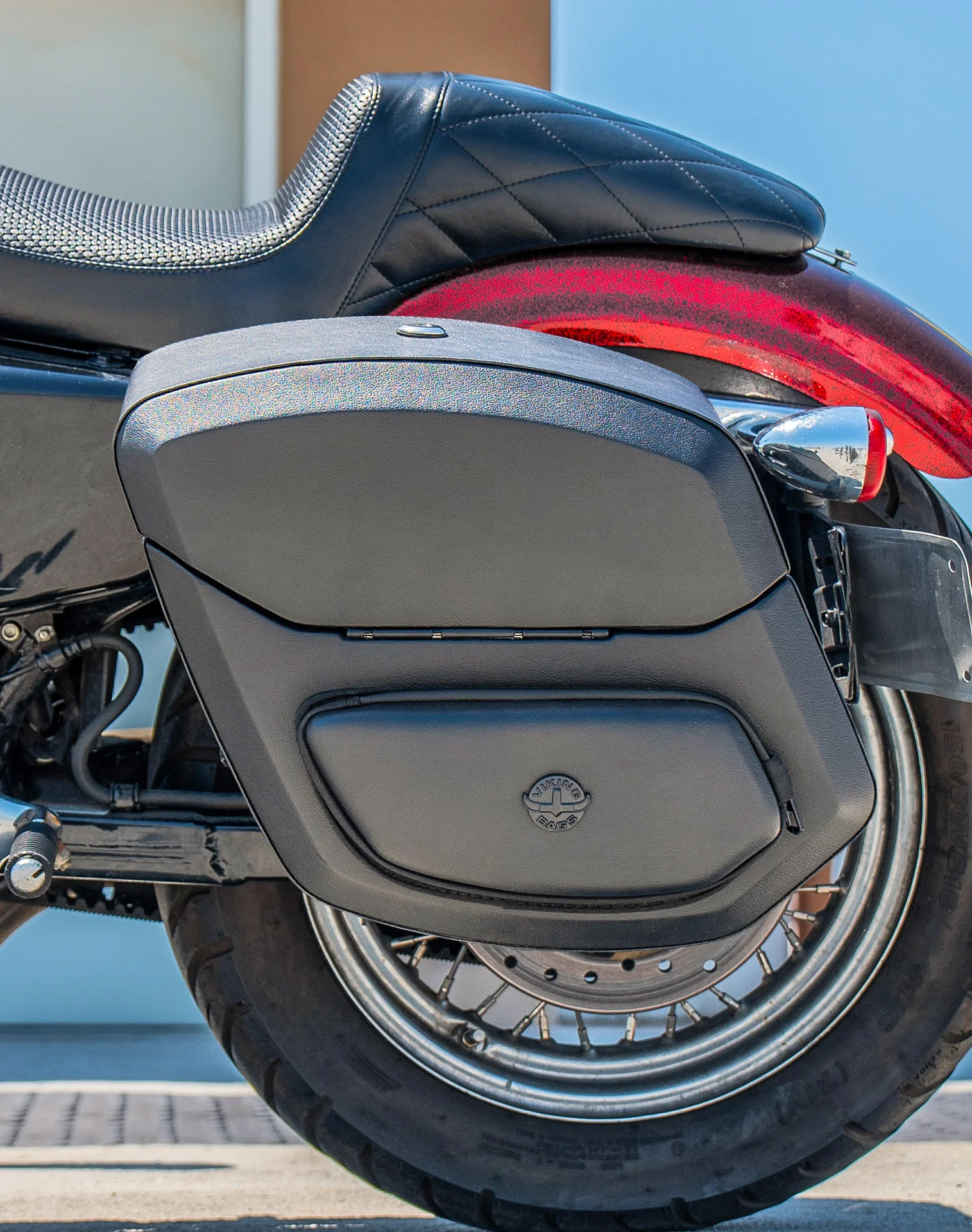 24L - Ironclad Quick-Mount Medium Harley Sportster Seventy Two XL1200V Leather Wrapped Hard Saddlebags - Image 4