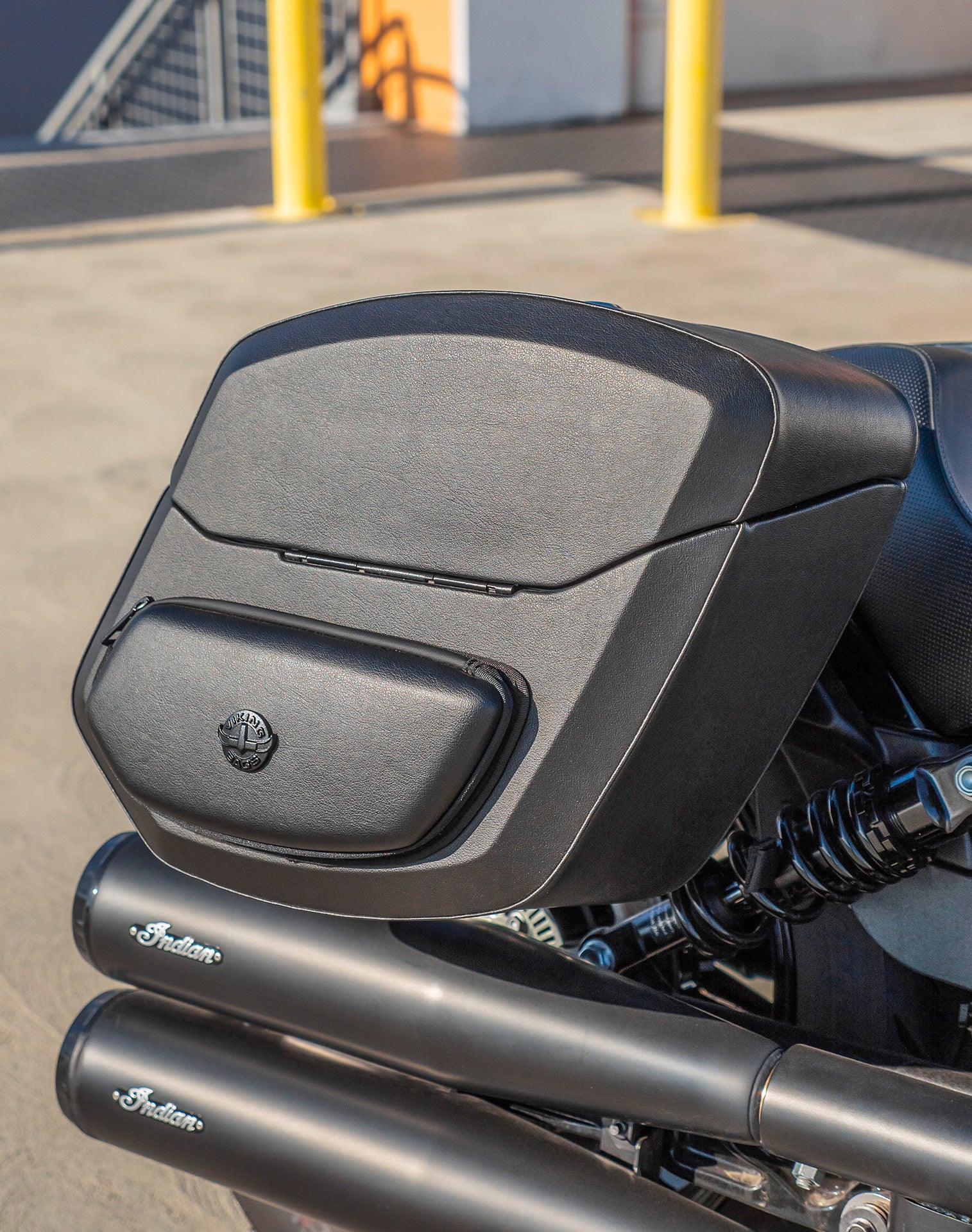 24L - Ironclad Quick-Mount Medium Indian Scout Bobber Leather Wrapped Hard Saddlebags - Image 5